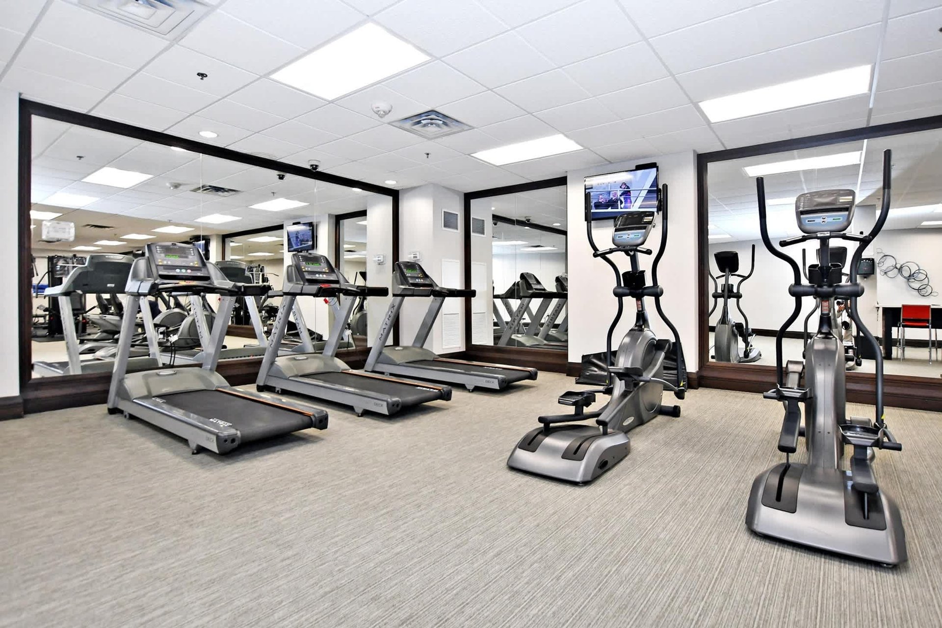 75 King William Cres Unit: LPH13