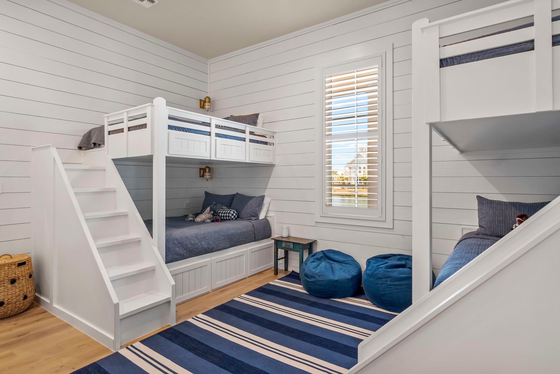 200 Lakeshore Street, Port Aransas, TX 78373