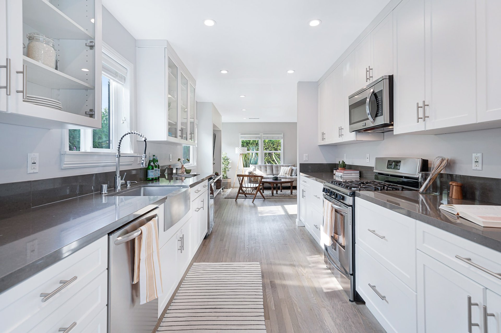 Completely Renovated Traditional Home In Picfair Village