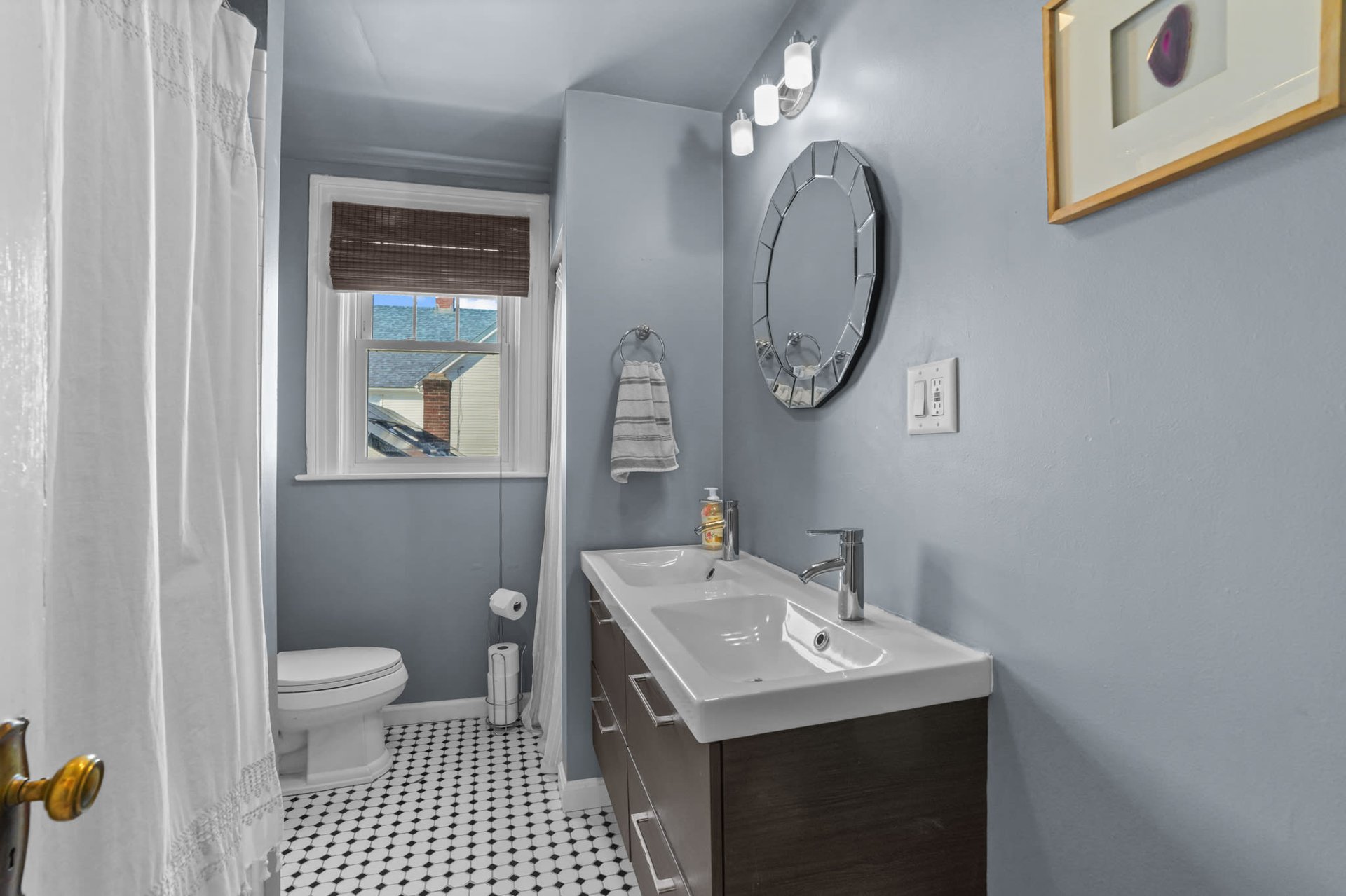 573 Academy Ave Unit 2 - Elmhurst