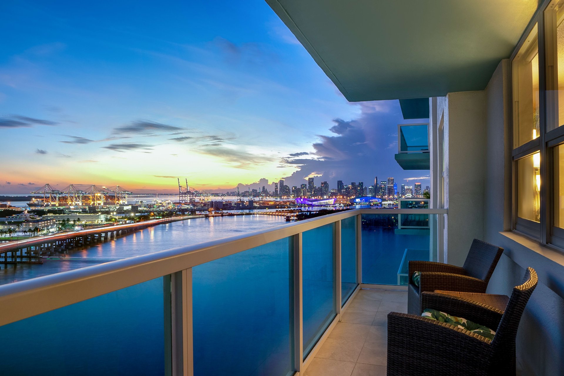 650 West Ave Unit: 2102