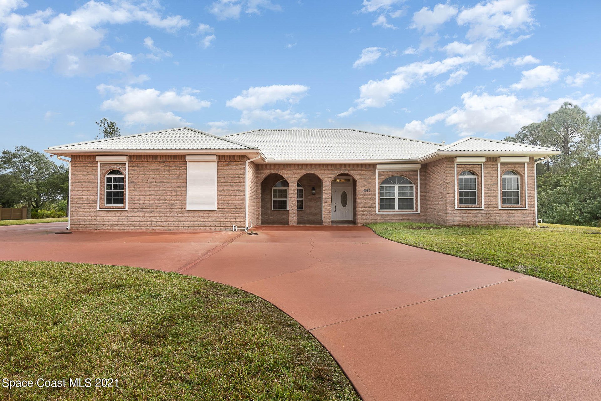8605 Lake Ridge Dr