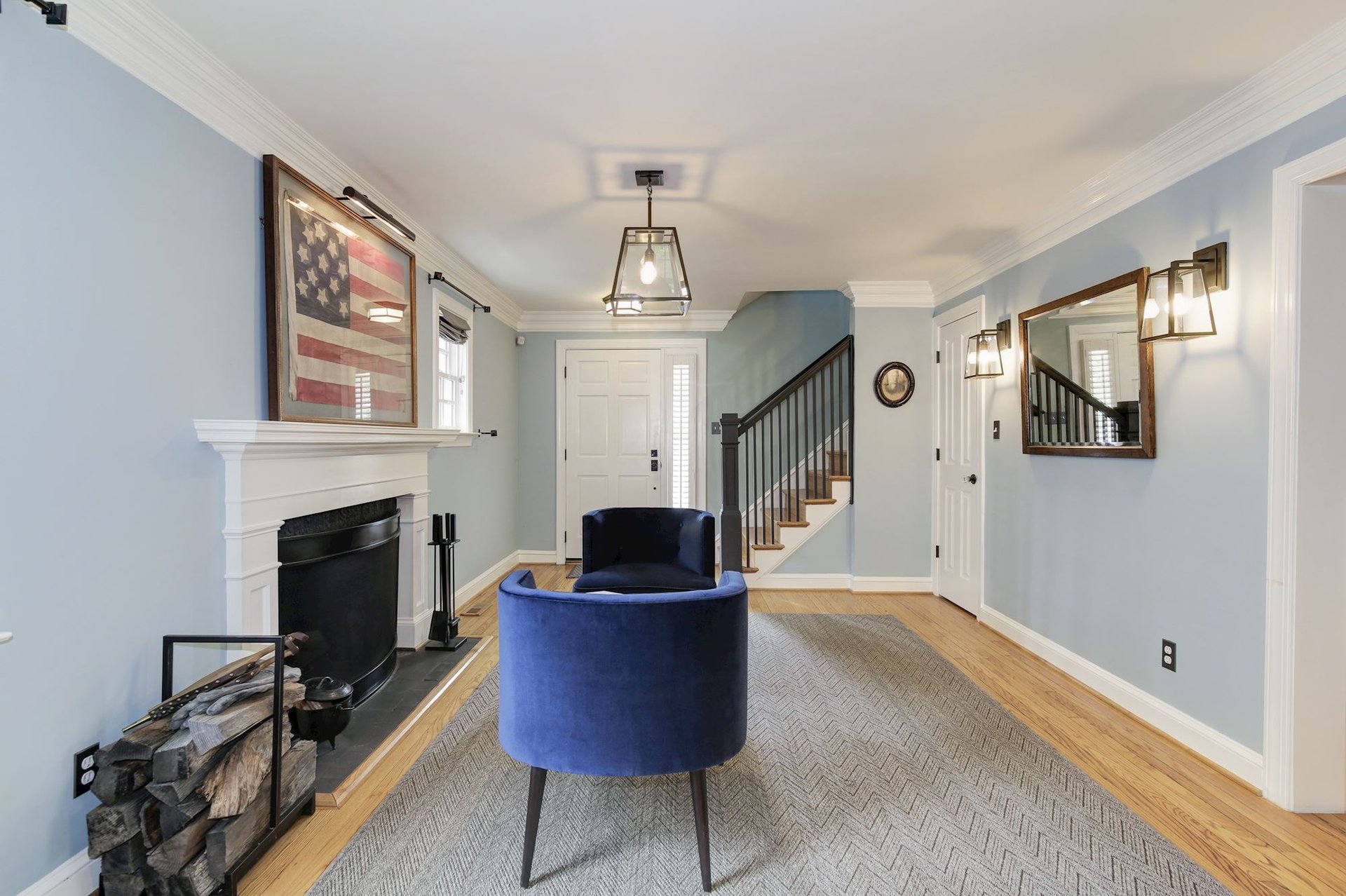 2433 Davis Ave