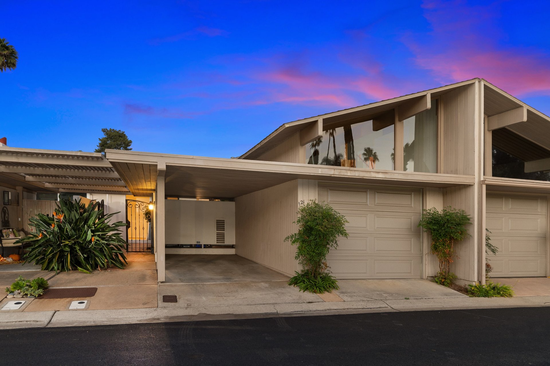 121 Via Coronado