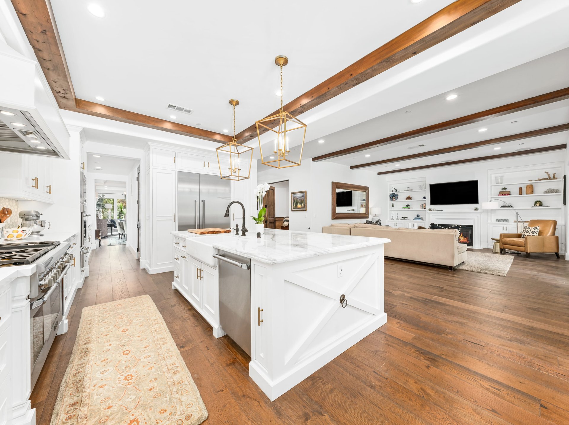 13031 Bloomfield St, Studio City