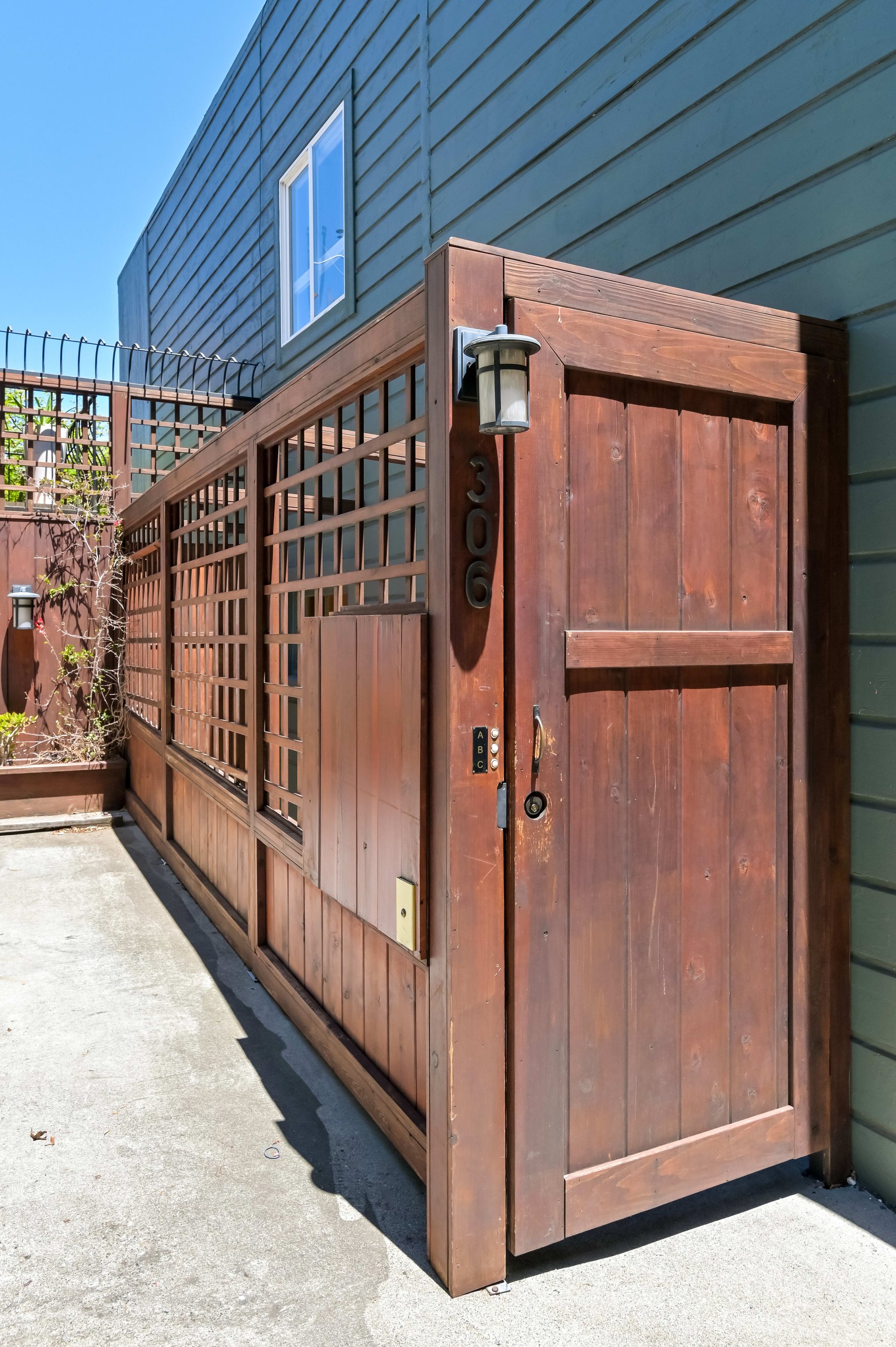 Designer Renovated, Free-Standing Condo in Hayes Valley!
