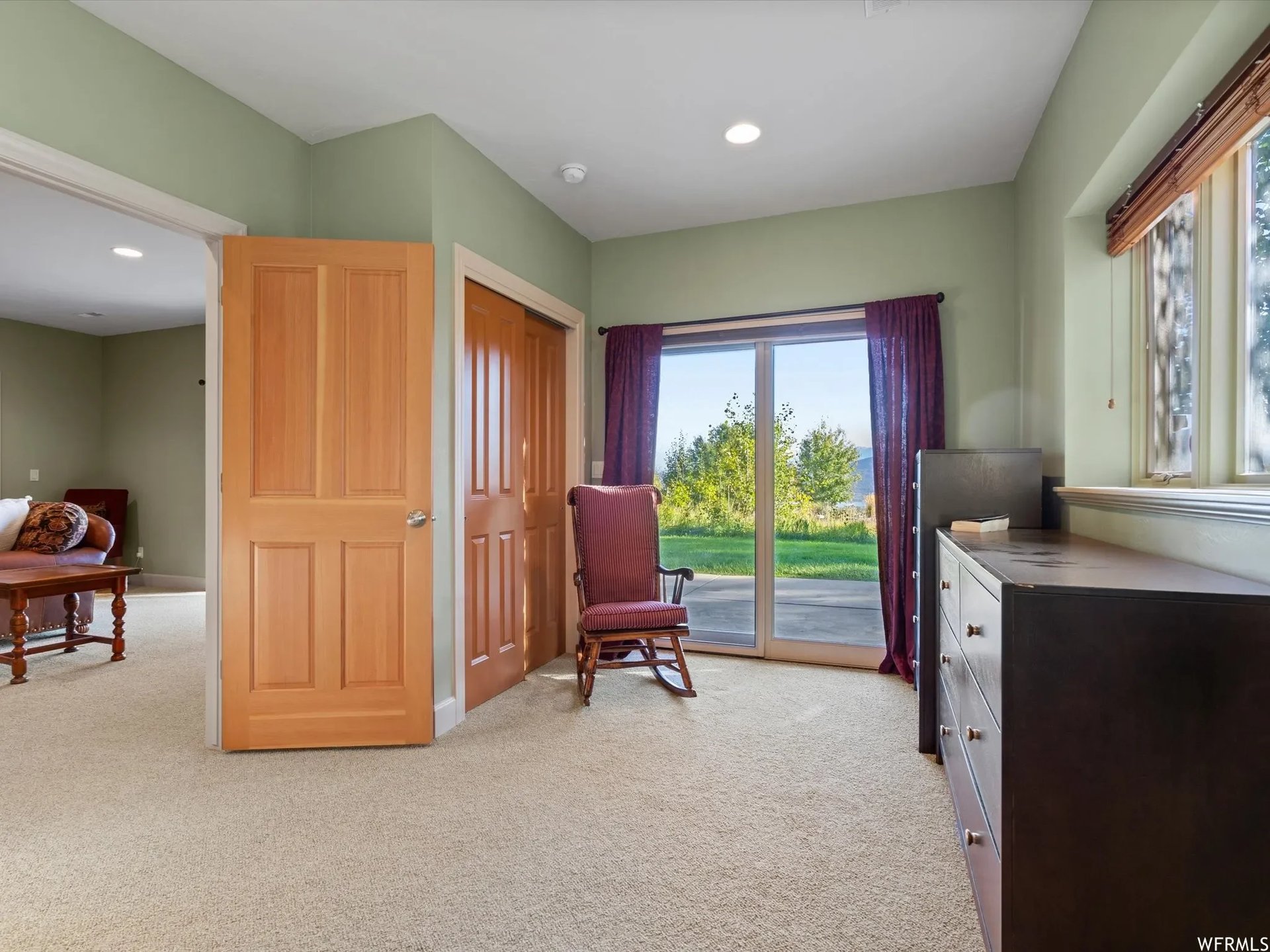 5823 E Elkhorn Dr