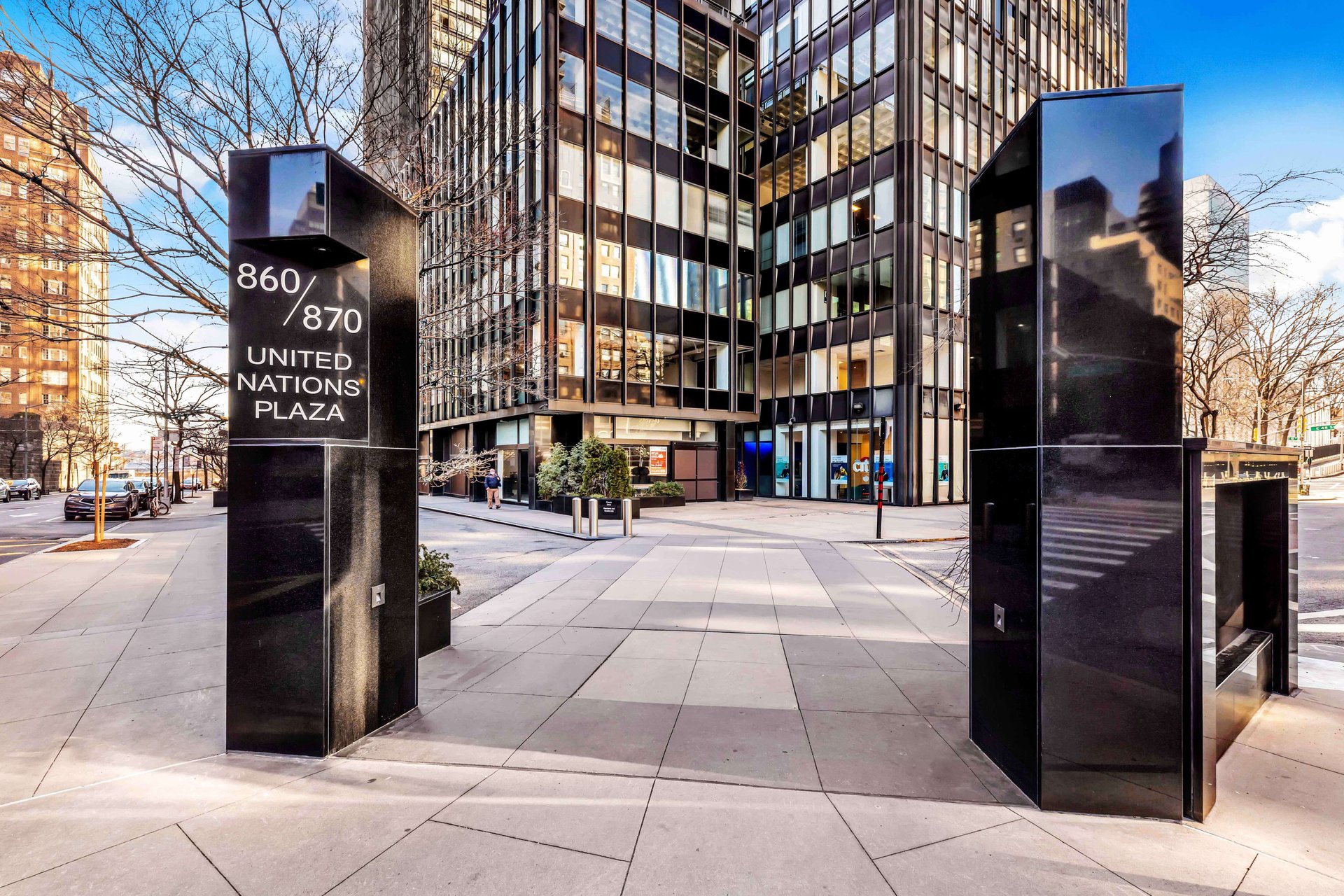 870 United Nations Plaza, 8E