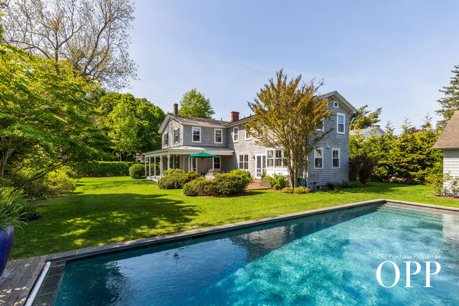 A BELLPORT CLASSIC, CLOSE TO EVERYTHING