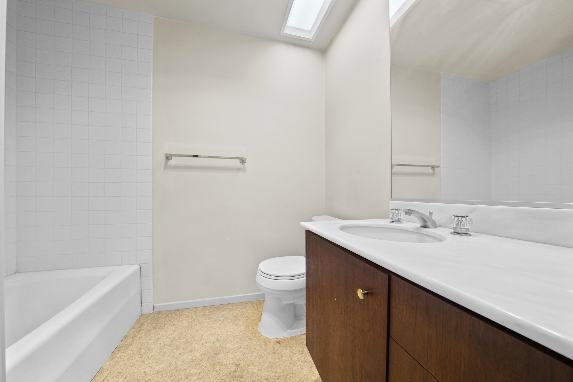Westford #303, Wilshire Corridor
