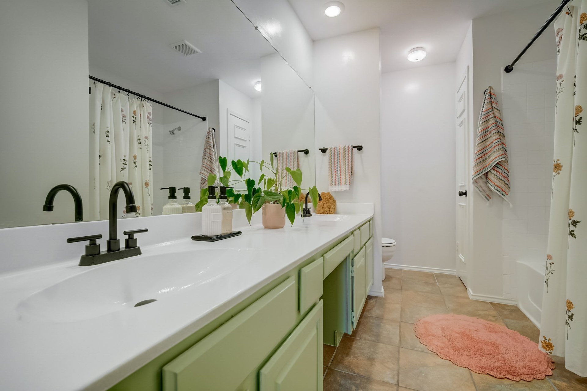 Charming Milwood Home Near Apple & The Domain