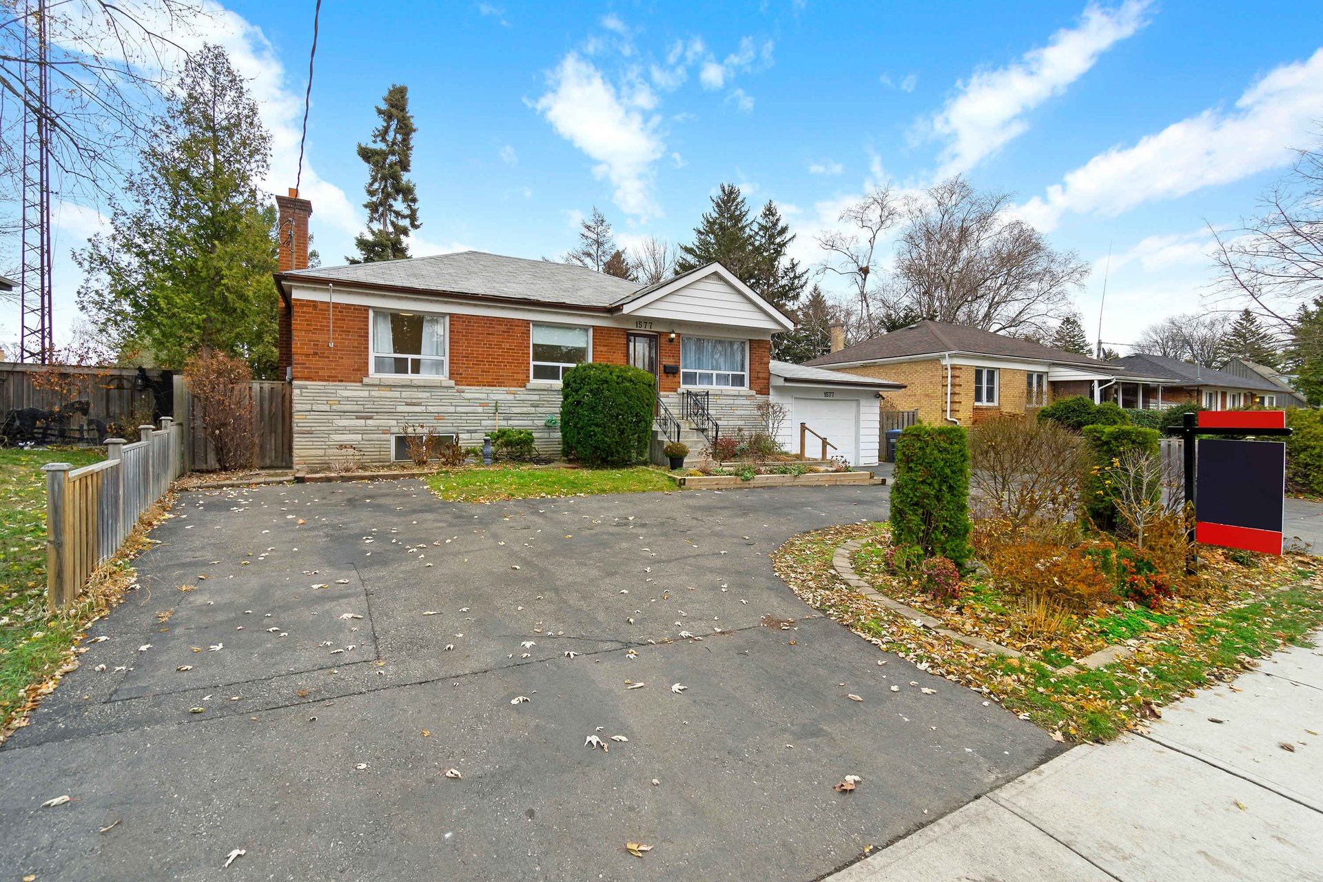 1577 Kenmuir Avenue