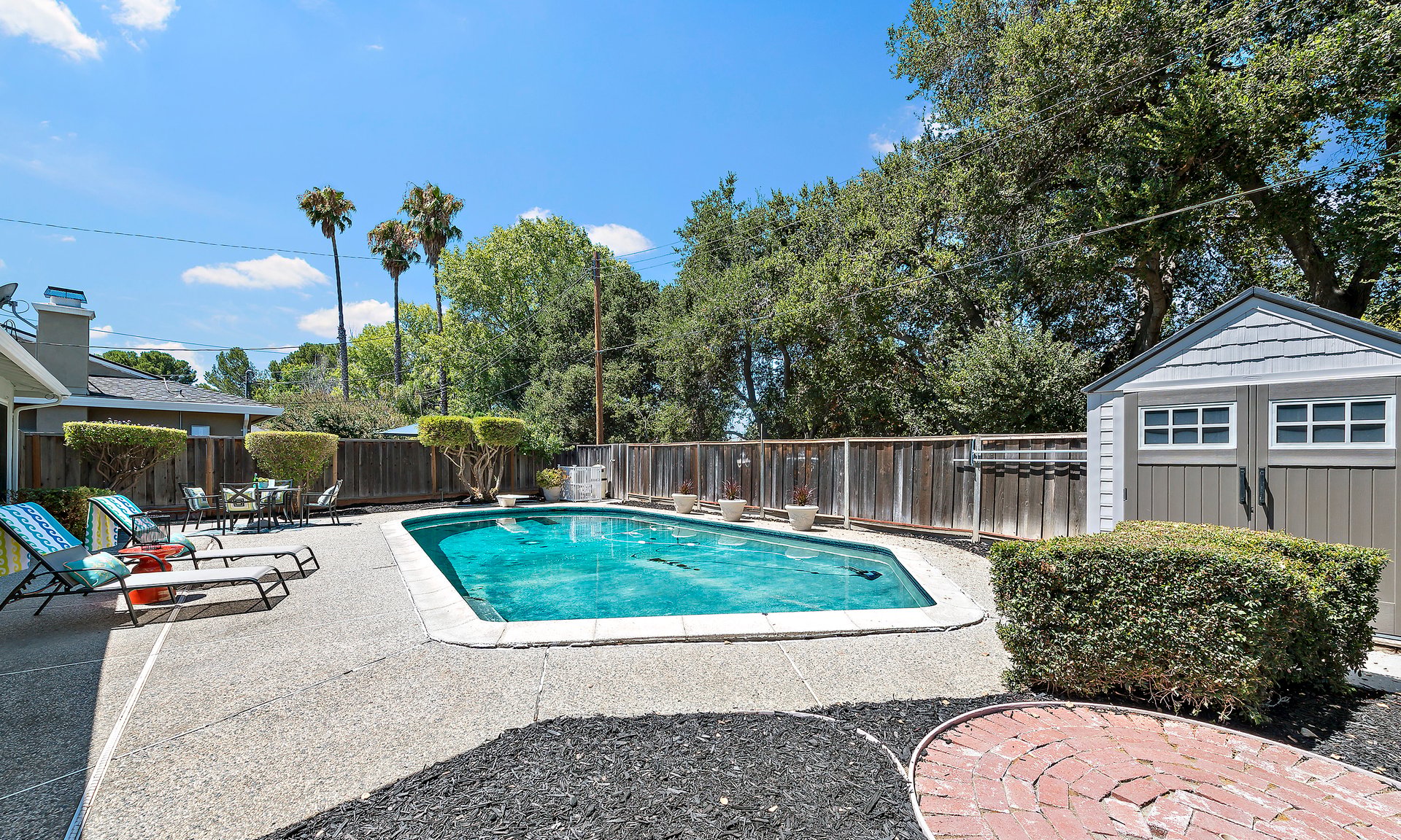 594 Hickory Place