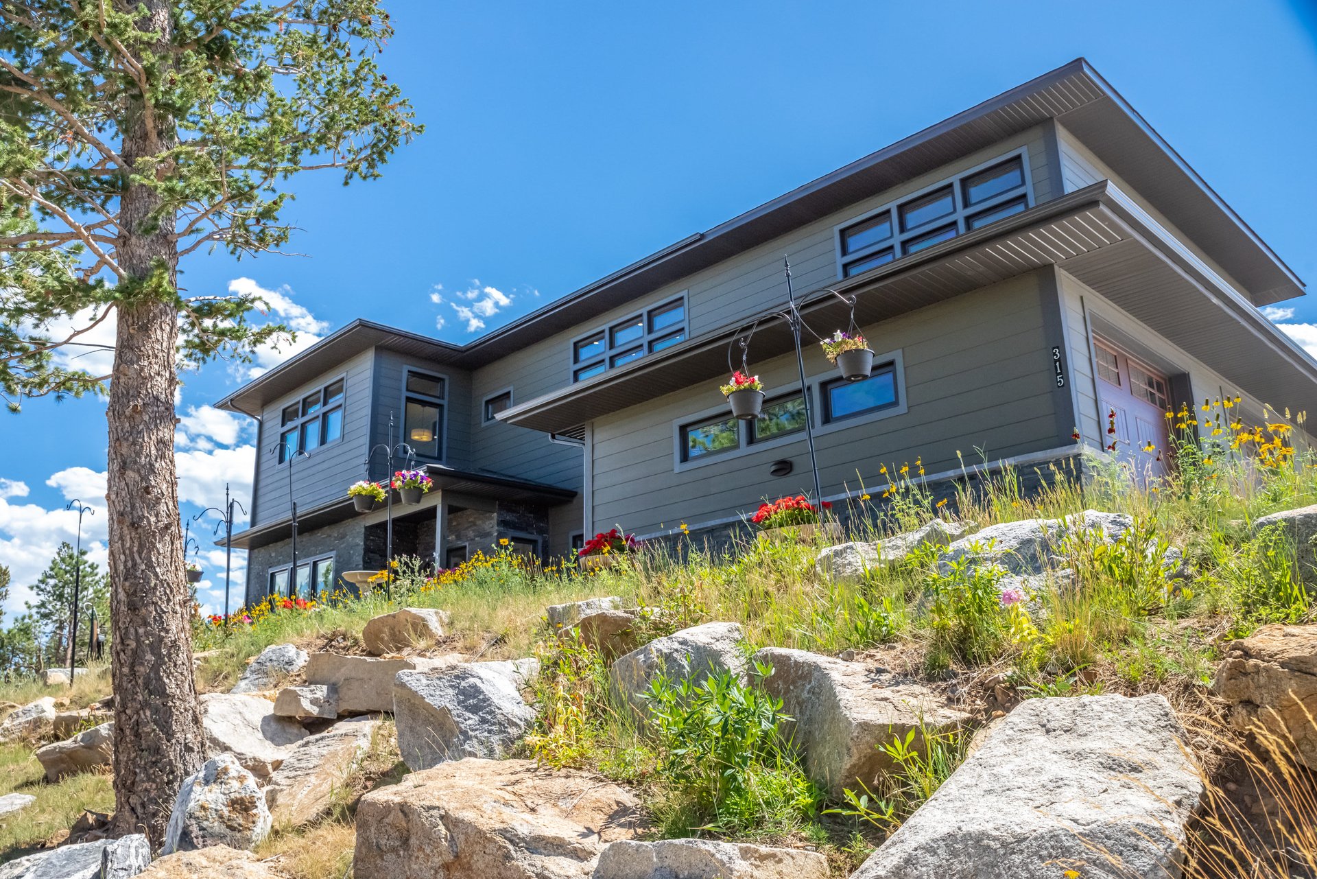 315 Indian Peaks Dr