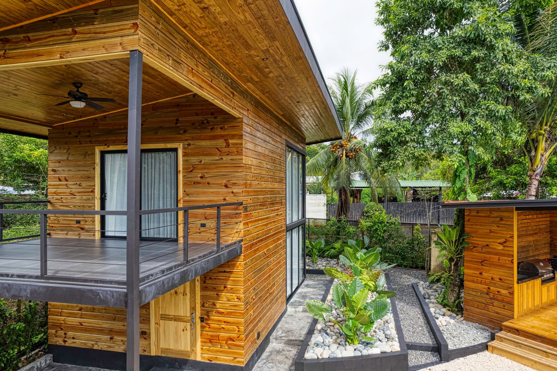Modern Tropical Villas walking distance to Uvita Town