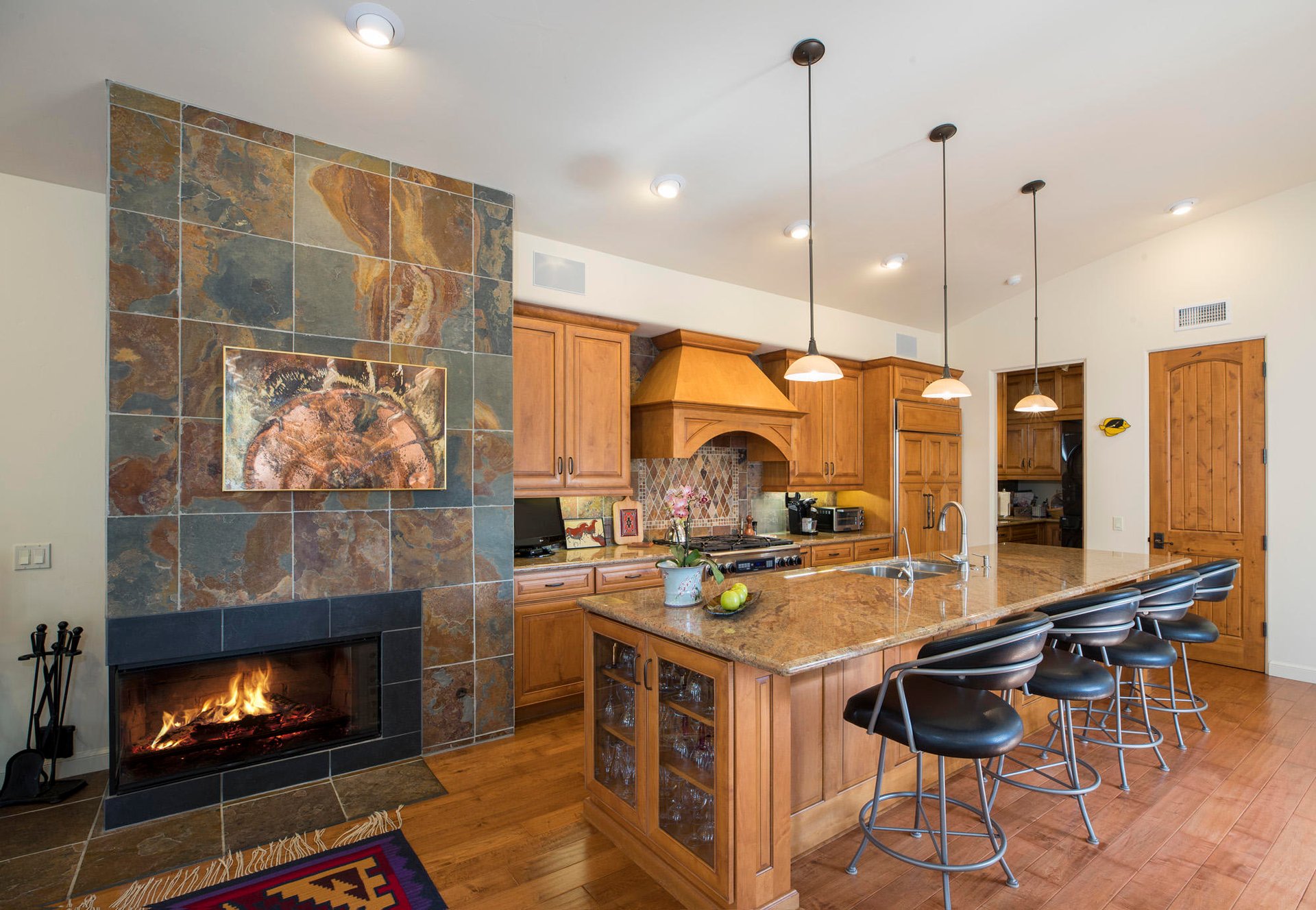 212 Equestrian Ave