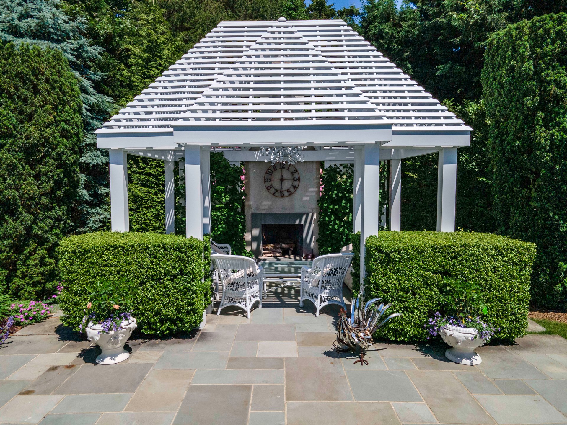 Furnished Designer Luxury Cottage in a Historic Waterfront Neighborhood