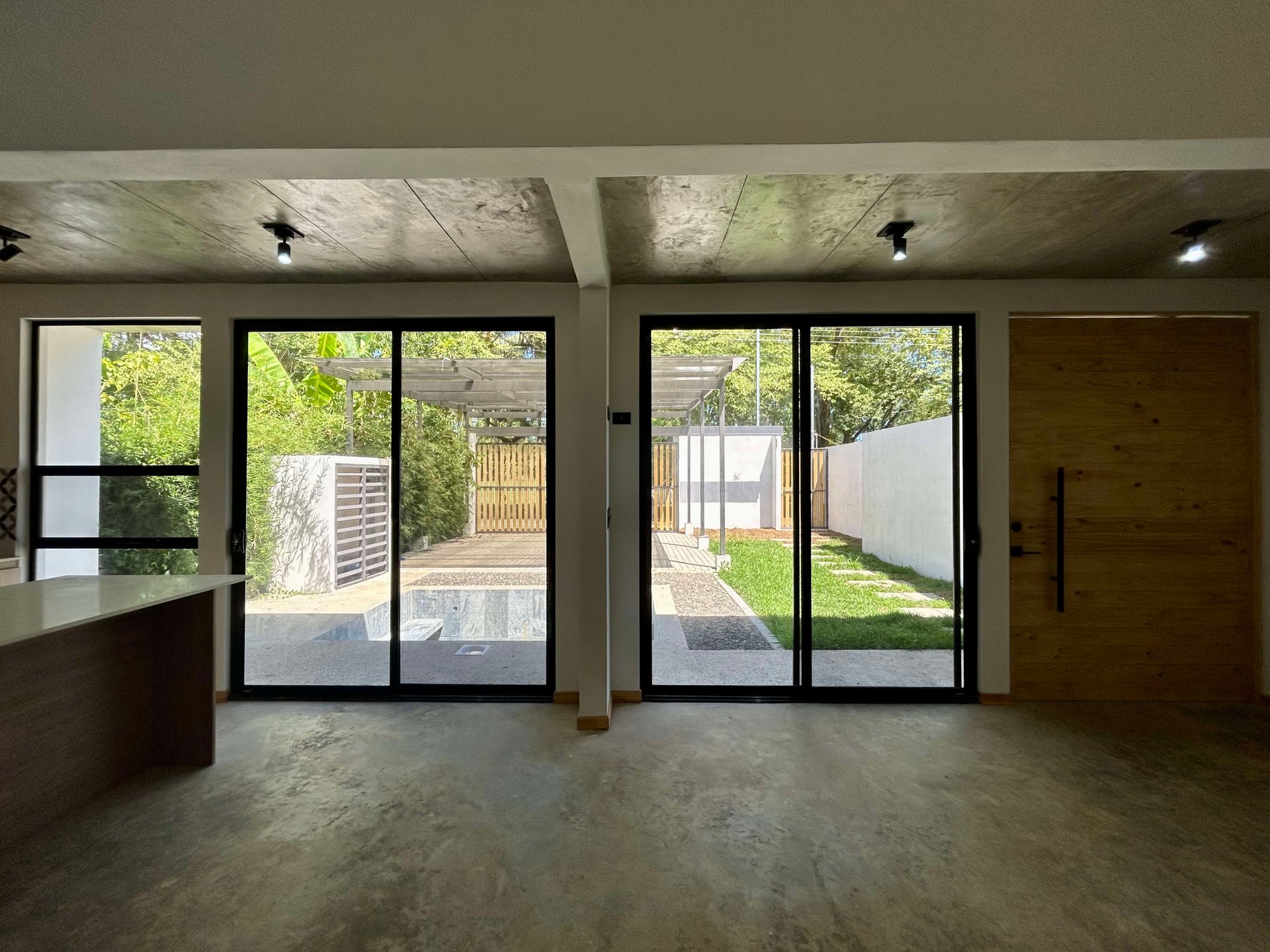 Brand New Modern 3 bed, 3 bath Villa in Uvita