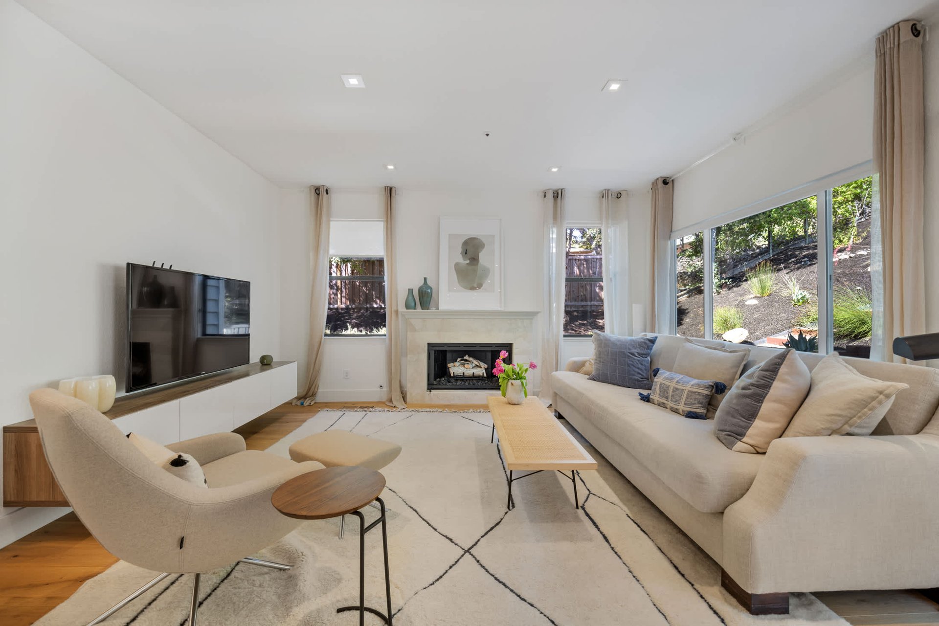 Stylish & Updated in Partridge Knolls
