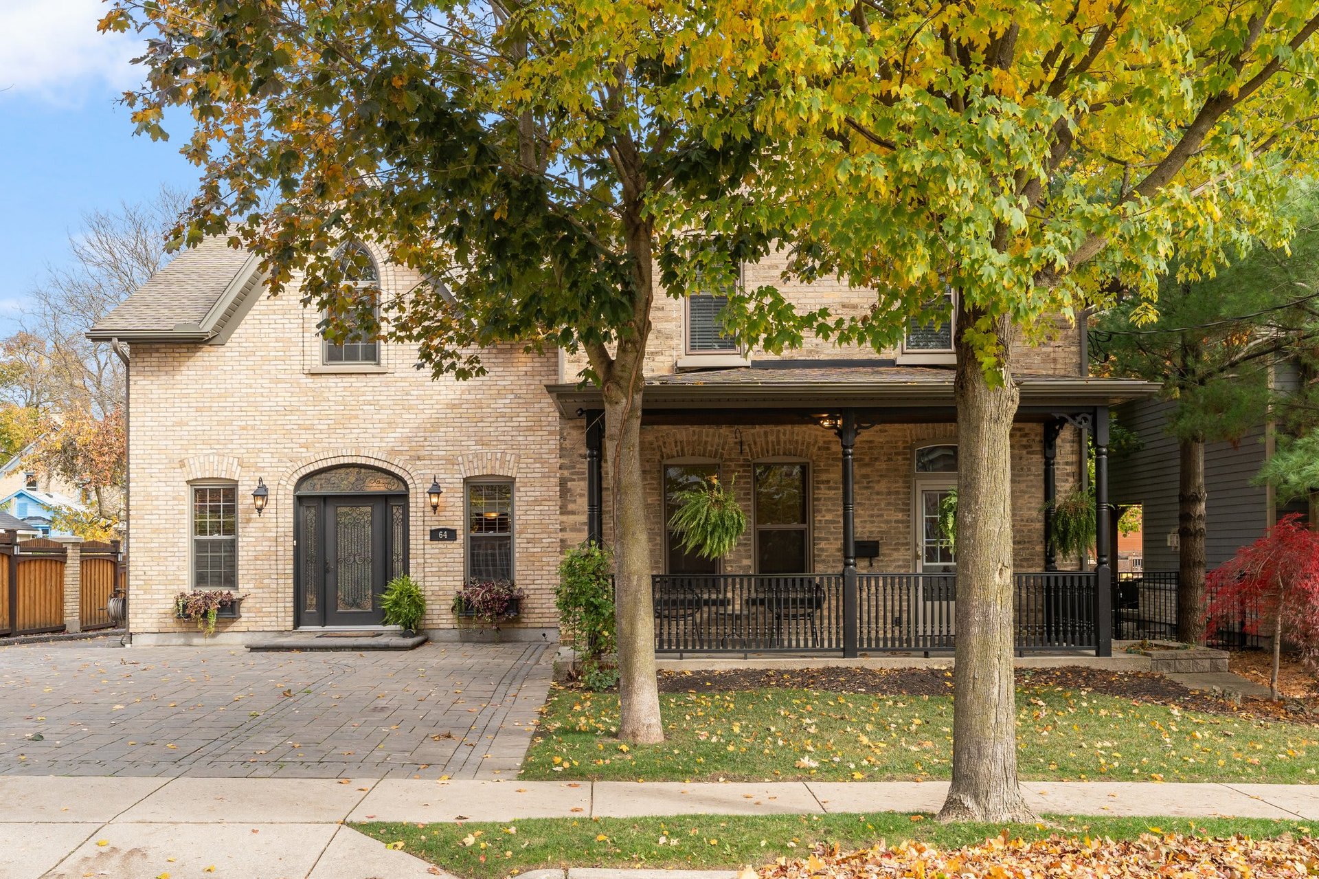 64 Avondale Avenue South, Waterloo