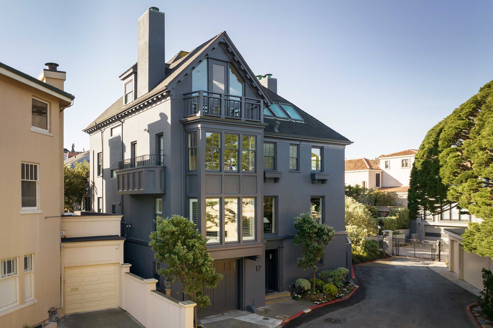 17 25th Avenue North