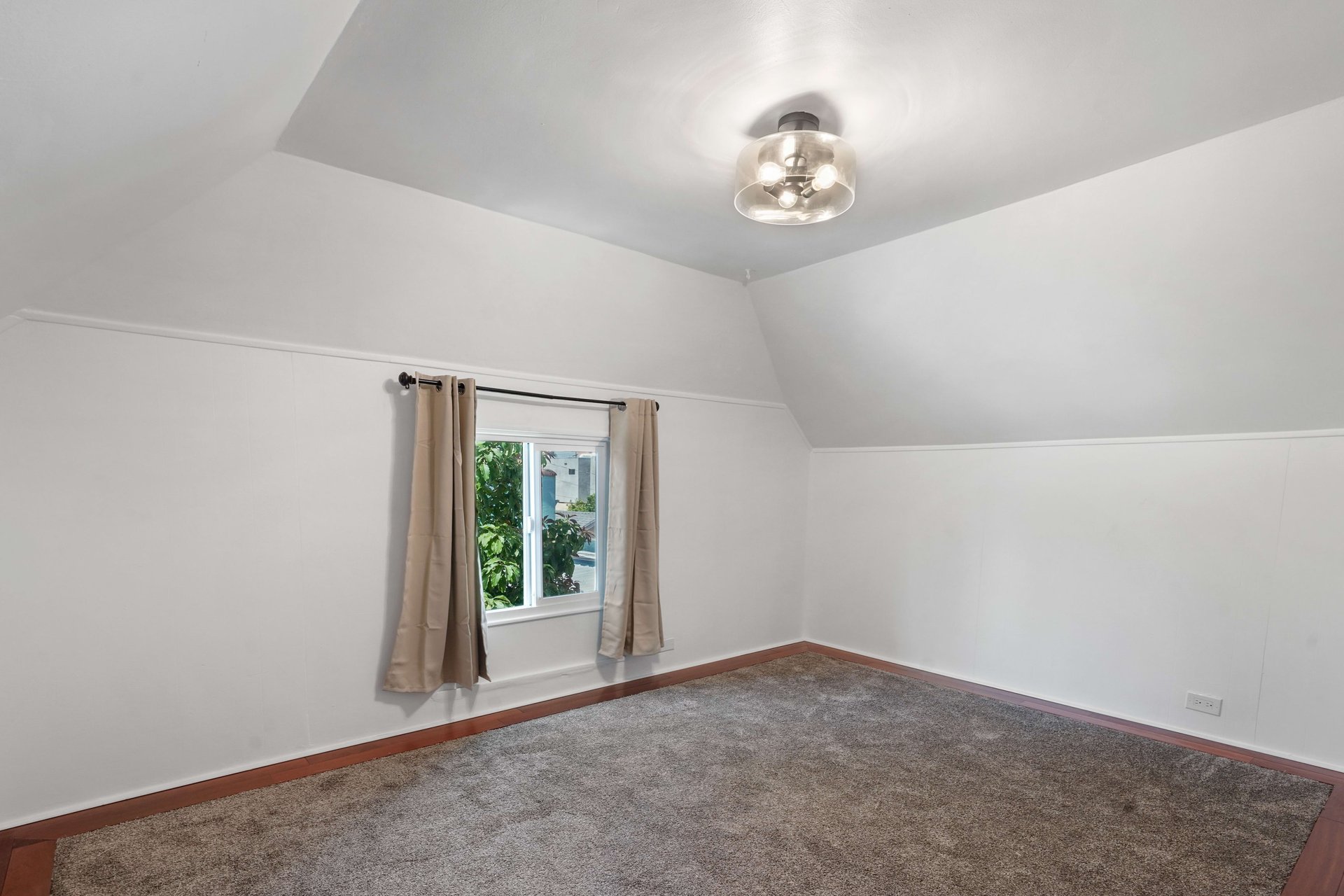 Light and Bright Remodeled Country English in Mid Los Angeles!