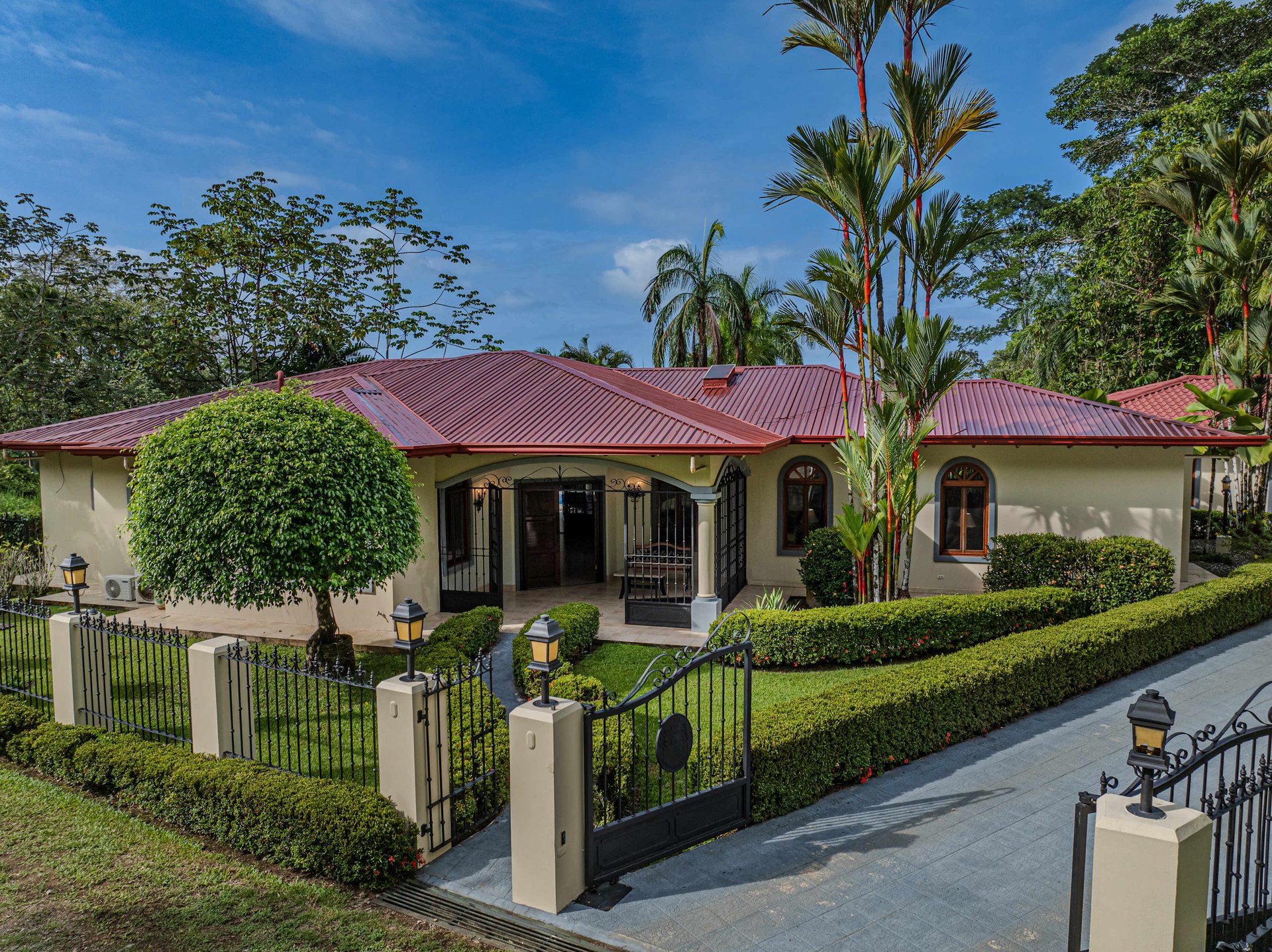 Casa de Jardin, A Luxury Estate With Casita.  Stunning Grounds and Views