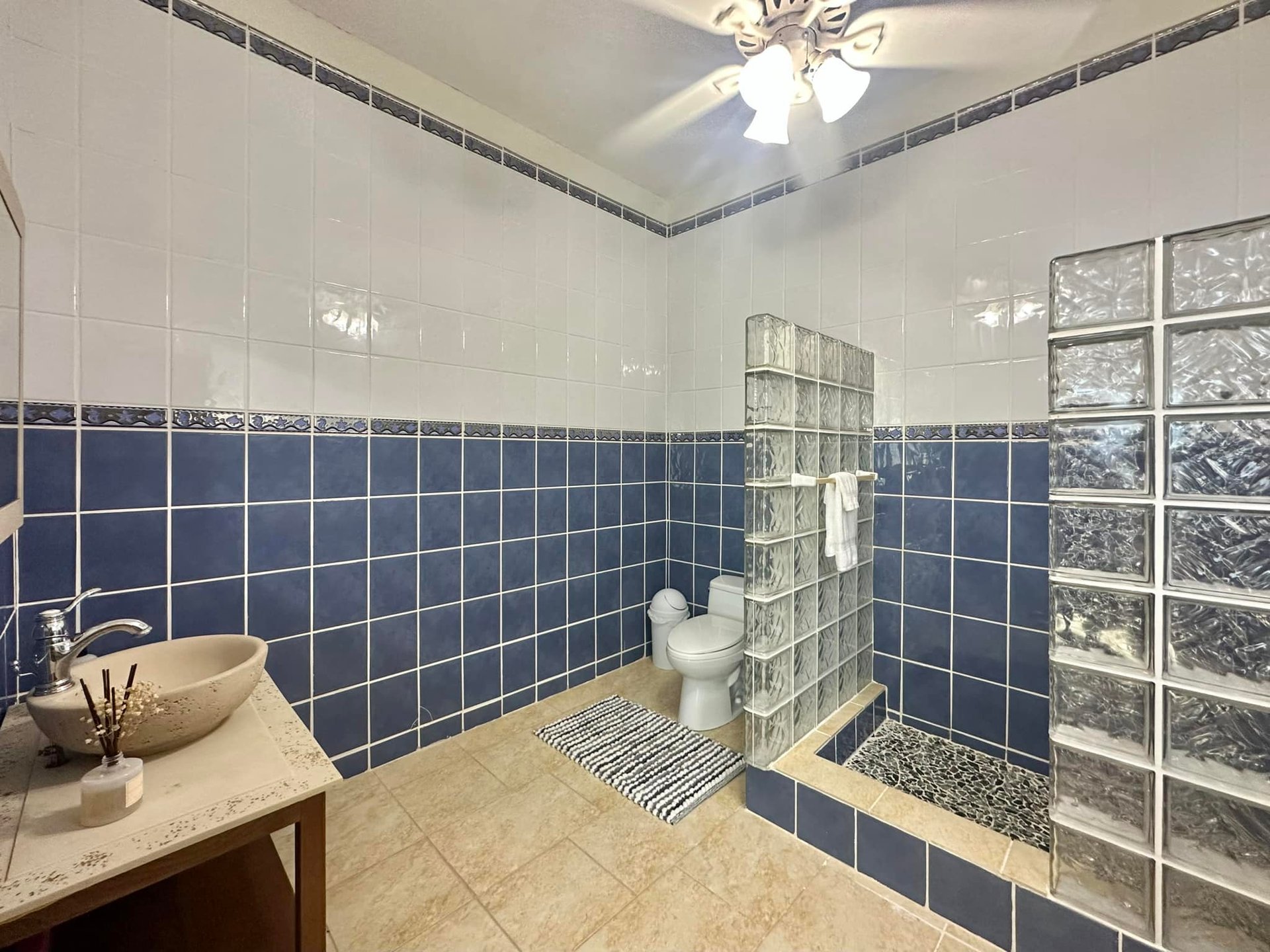 829 George's Northside Studio Apartment