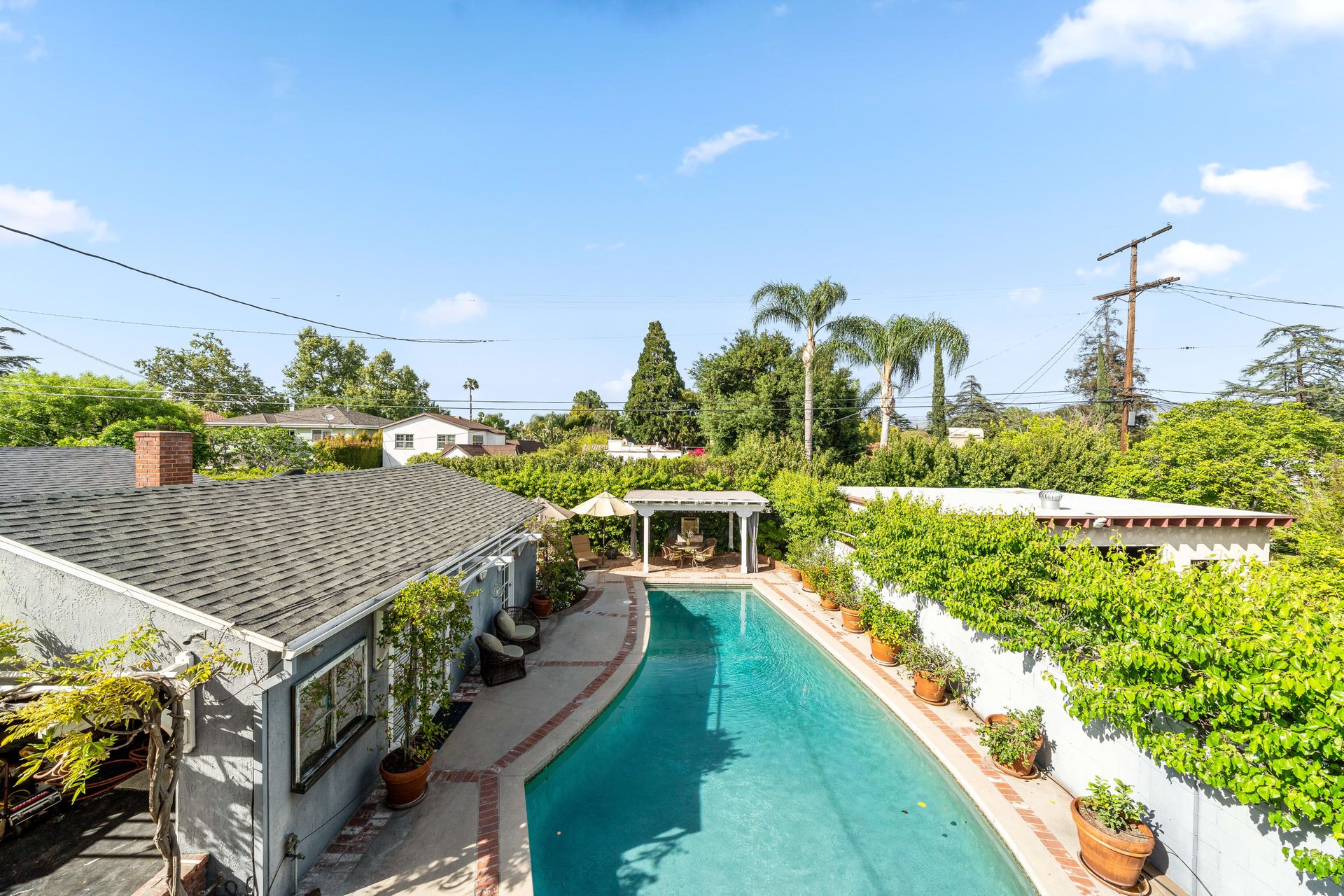 11157 Sarah St, Toluca Lake