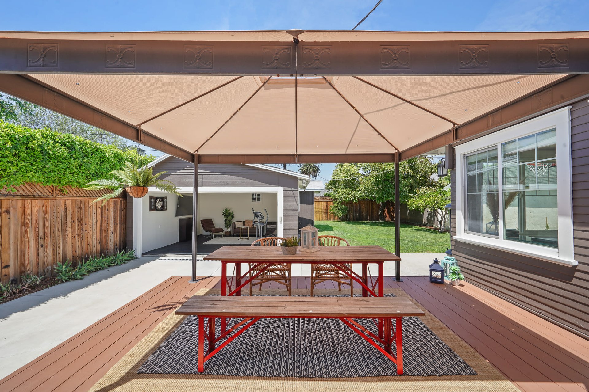 Beautifully Remodeled Home with HUGE Grassy Yard in Oxford Square