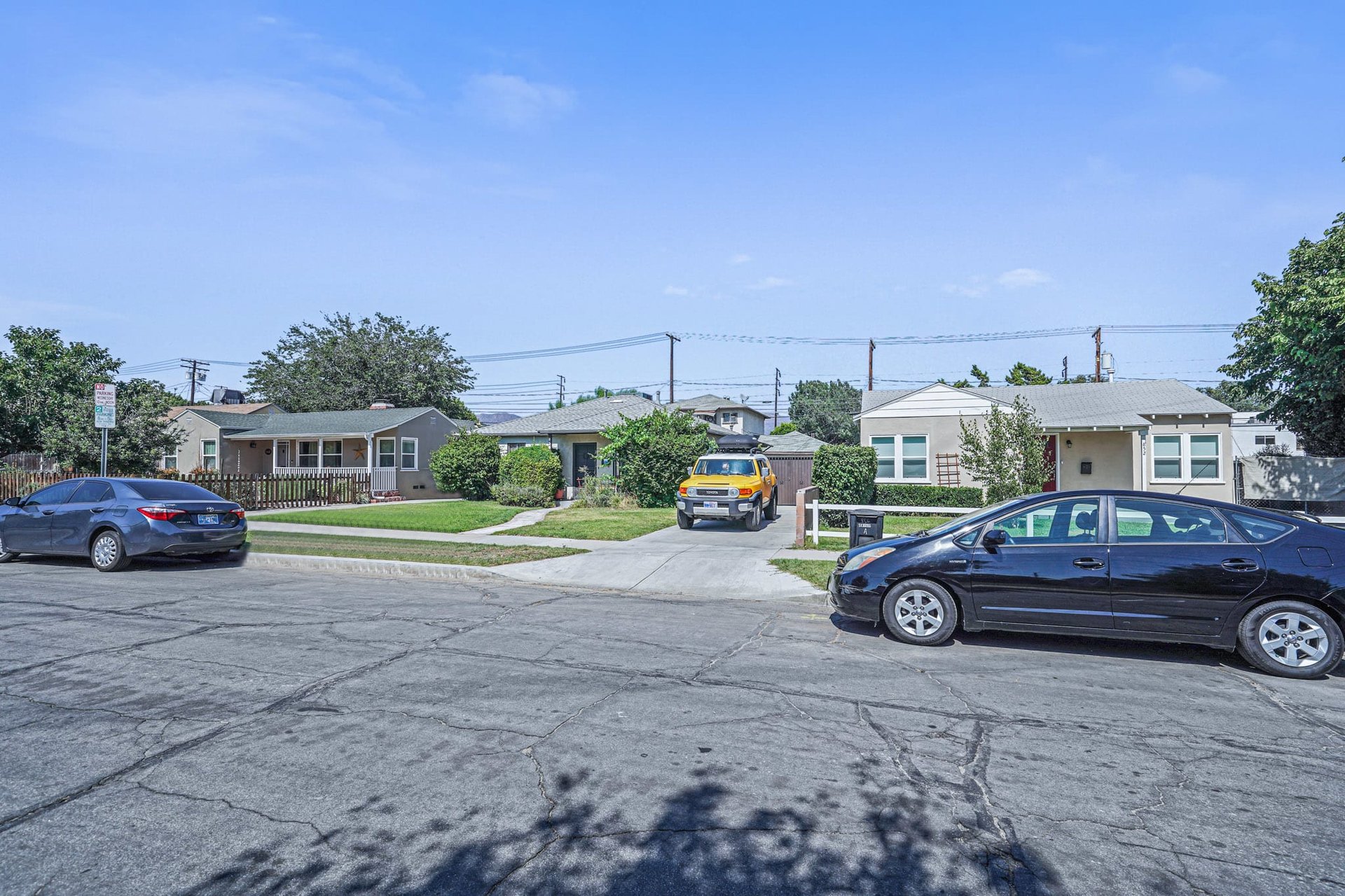 Rare opportunity to own a Garden-style 3 Unit Income Property in highly-sought Magnolia Park Burbank!