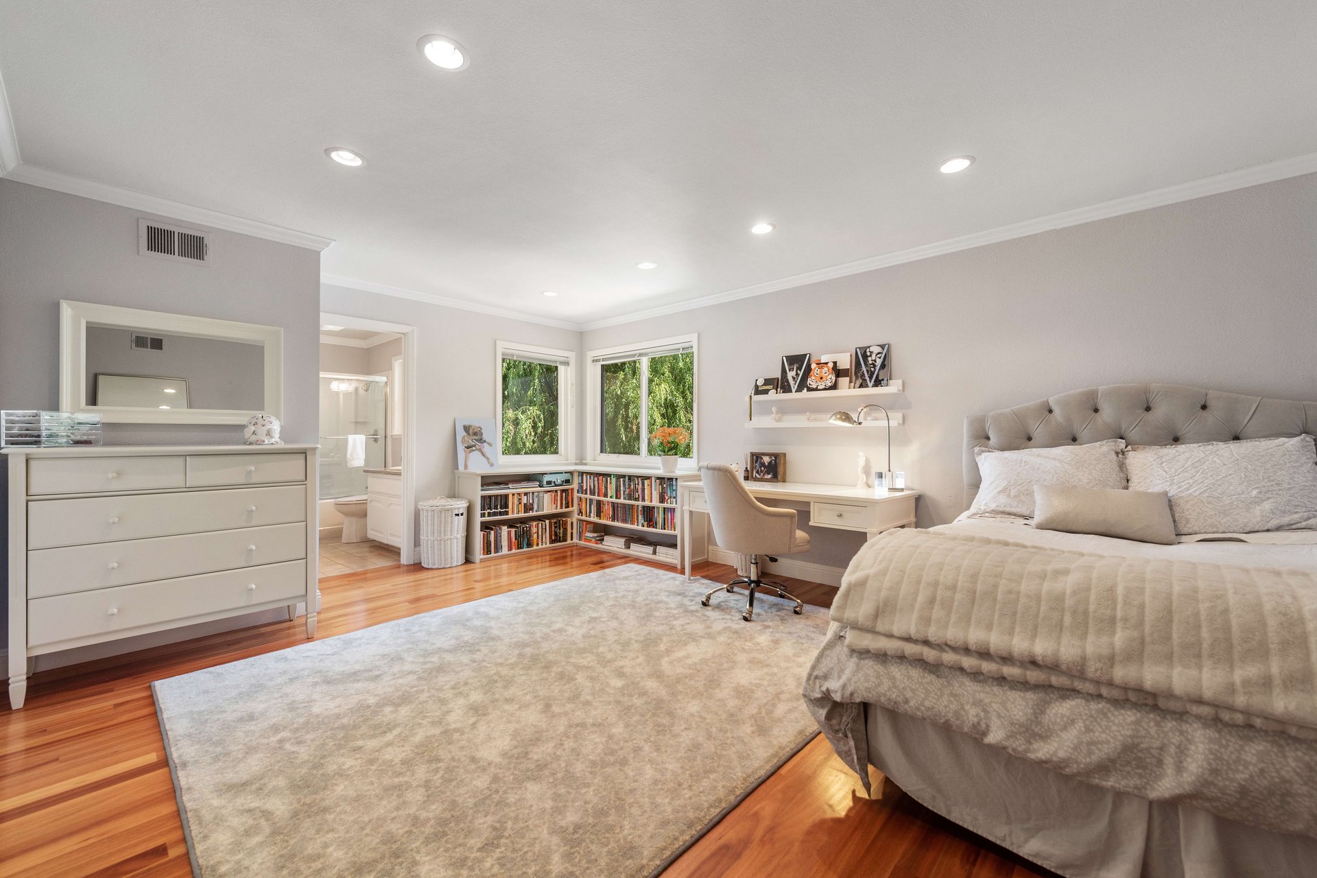 1095 Macadamia Drive