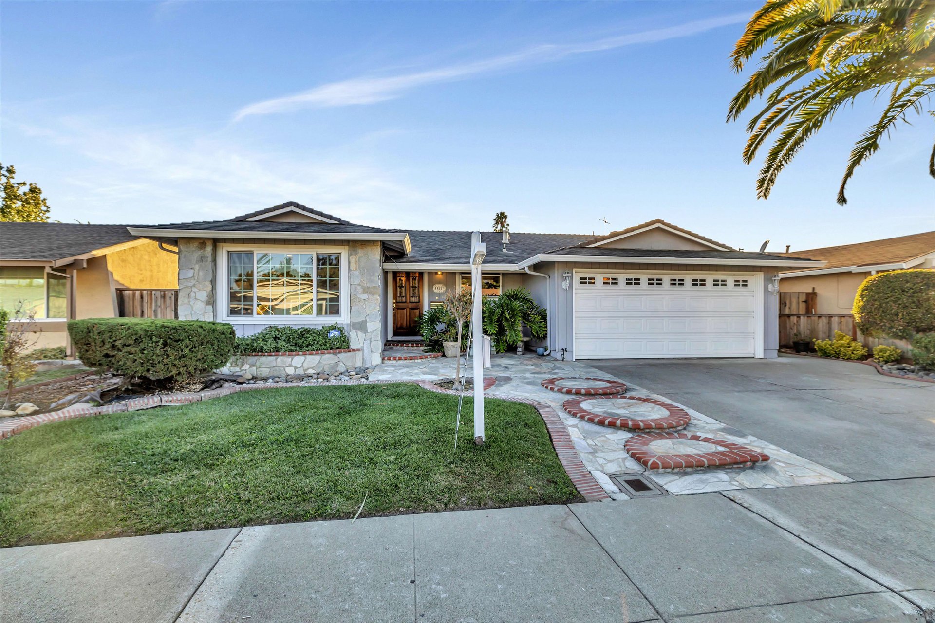 33827 Whitehead Ln