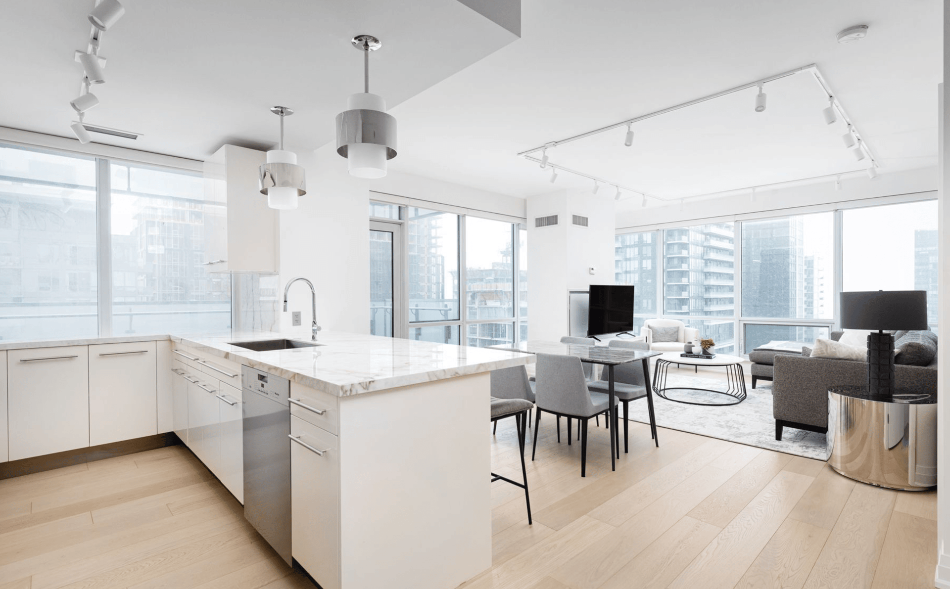 #3102 - 80 JOHN ST