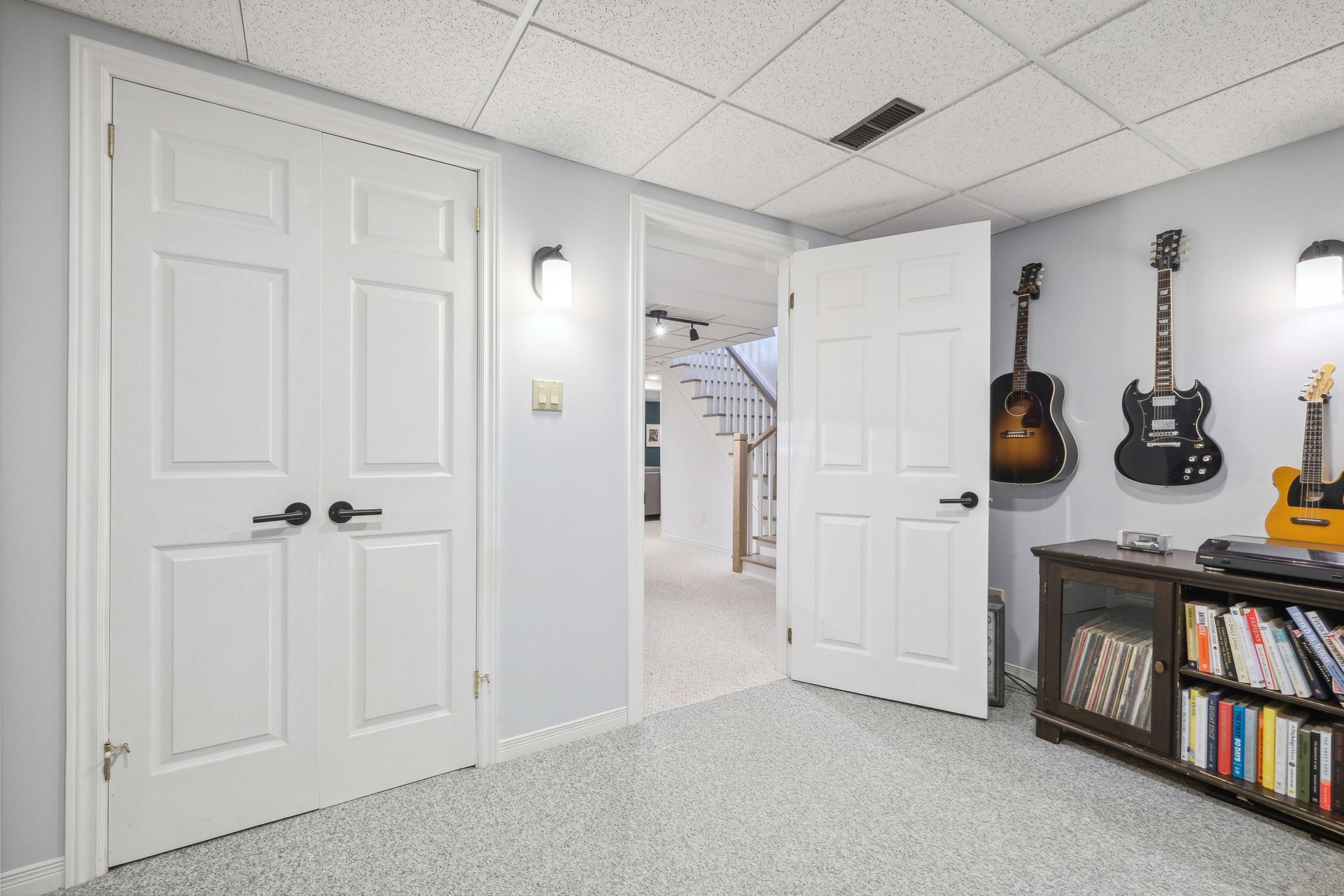 Beautifully updated home on prime lot with salwater pool
