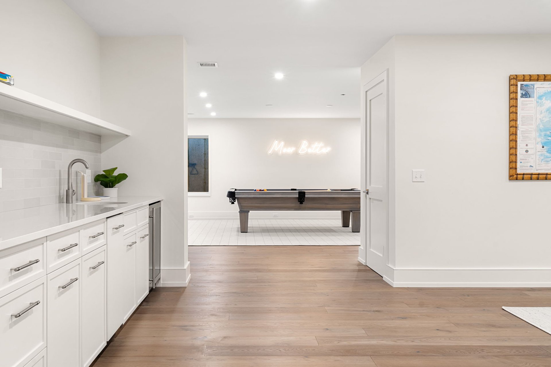 4 Moors End Ln