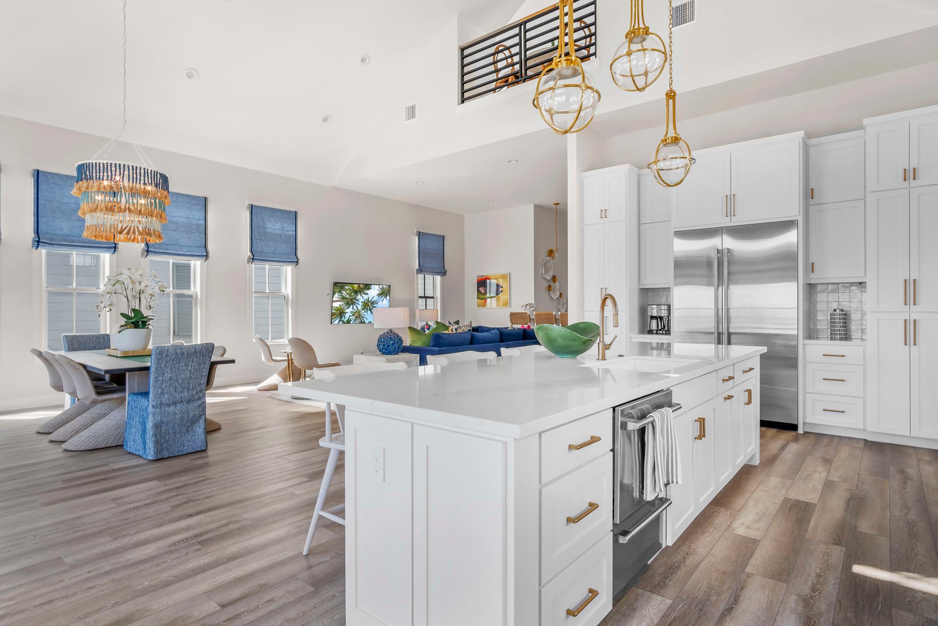 Coastline Drive, 4 Beds 4 Baths