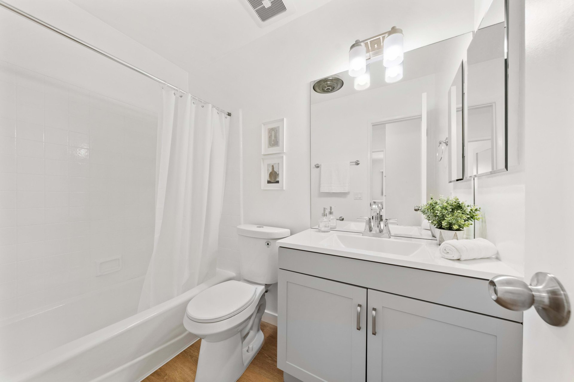 428 Hill St #22, Ocean Park