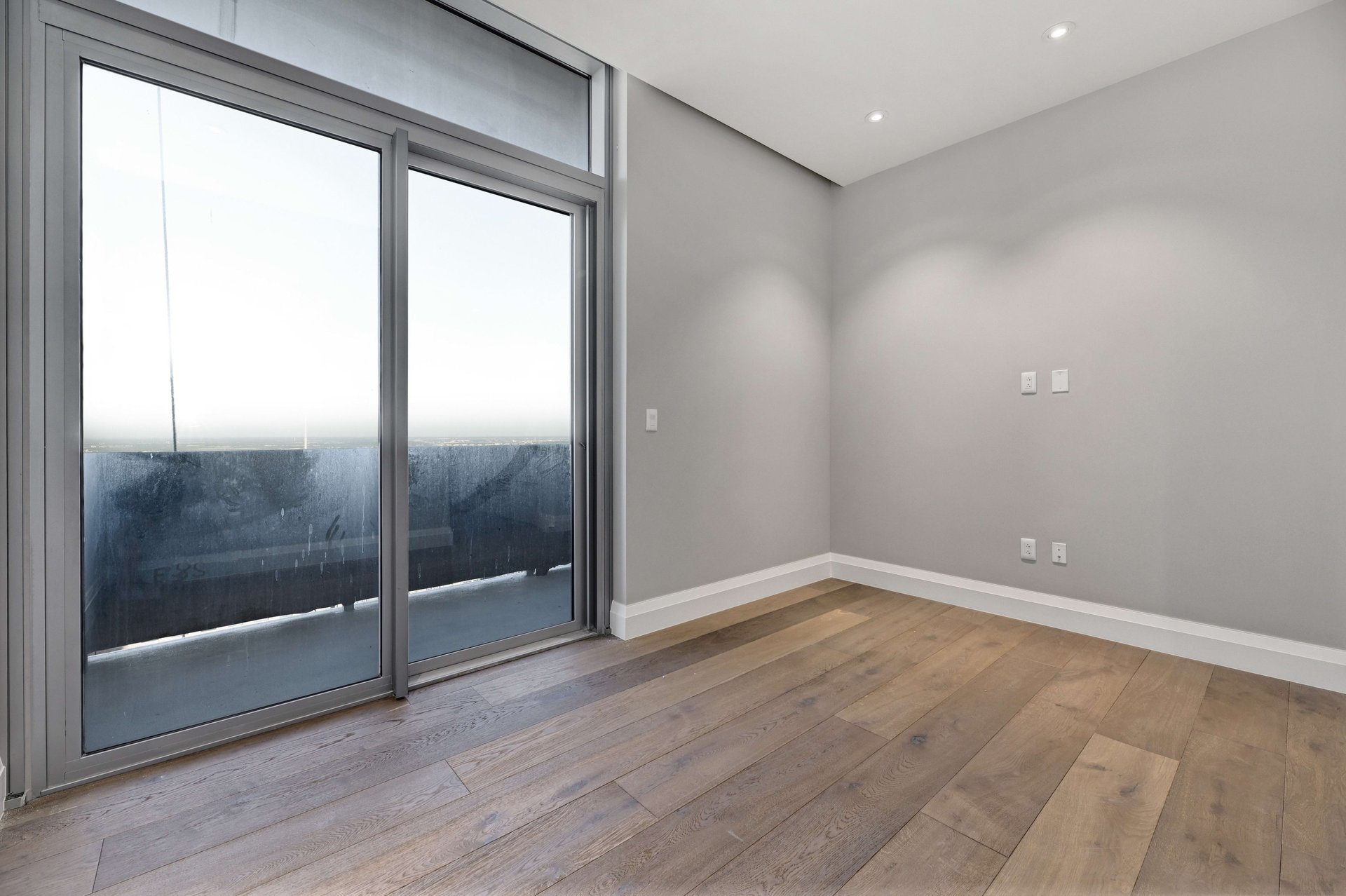 200 Congress Ave #44J