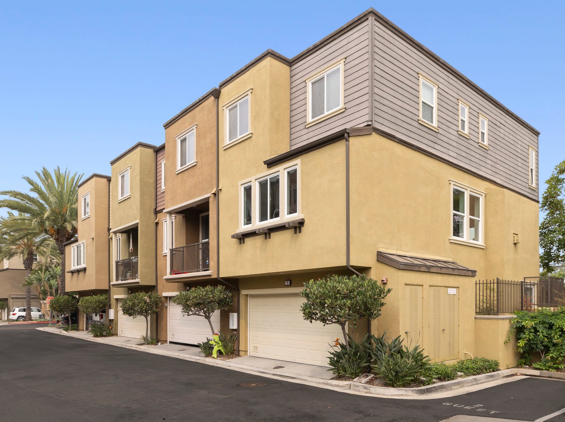 1 Bluefin Court