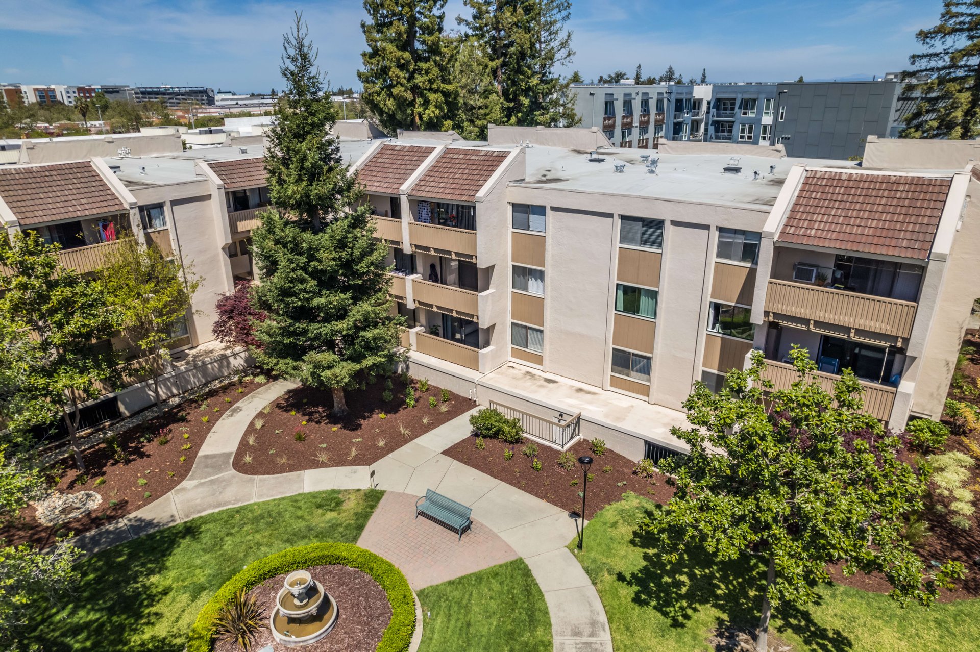 400 Ortega Avenue, 102