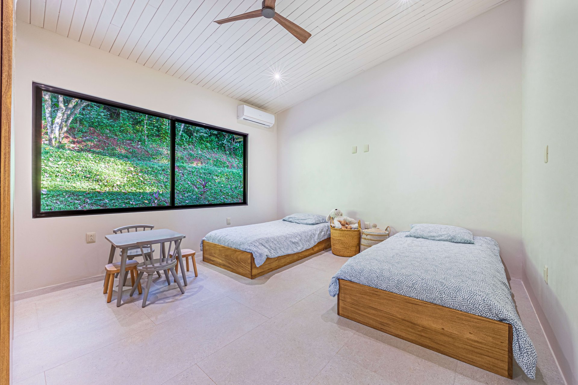 MOVE-IN READY OCEAN VIEW HOME IN CINCO VENTANAS WITH MAJESTIC RIVER ACCESS