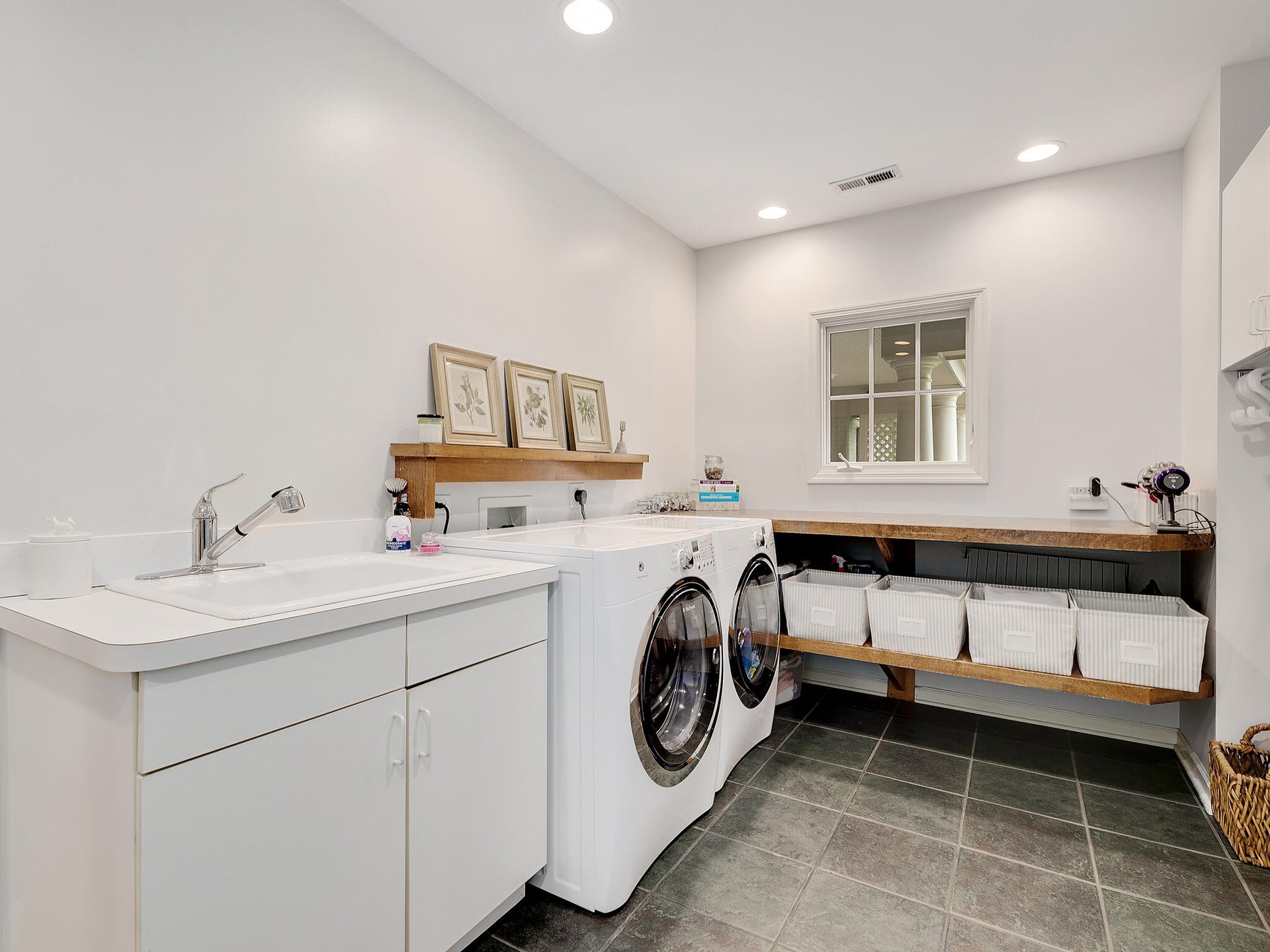554 Pamela Cir
