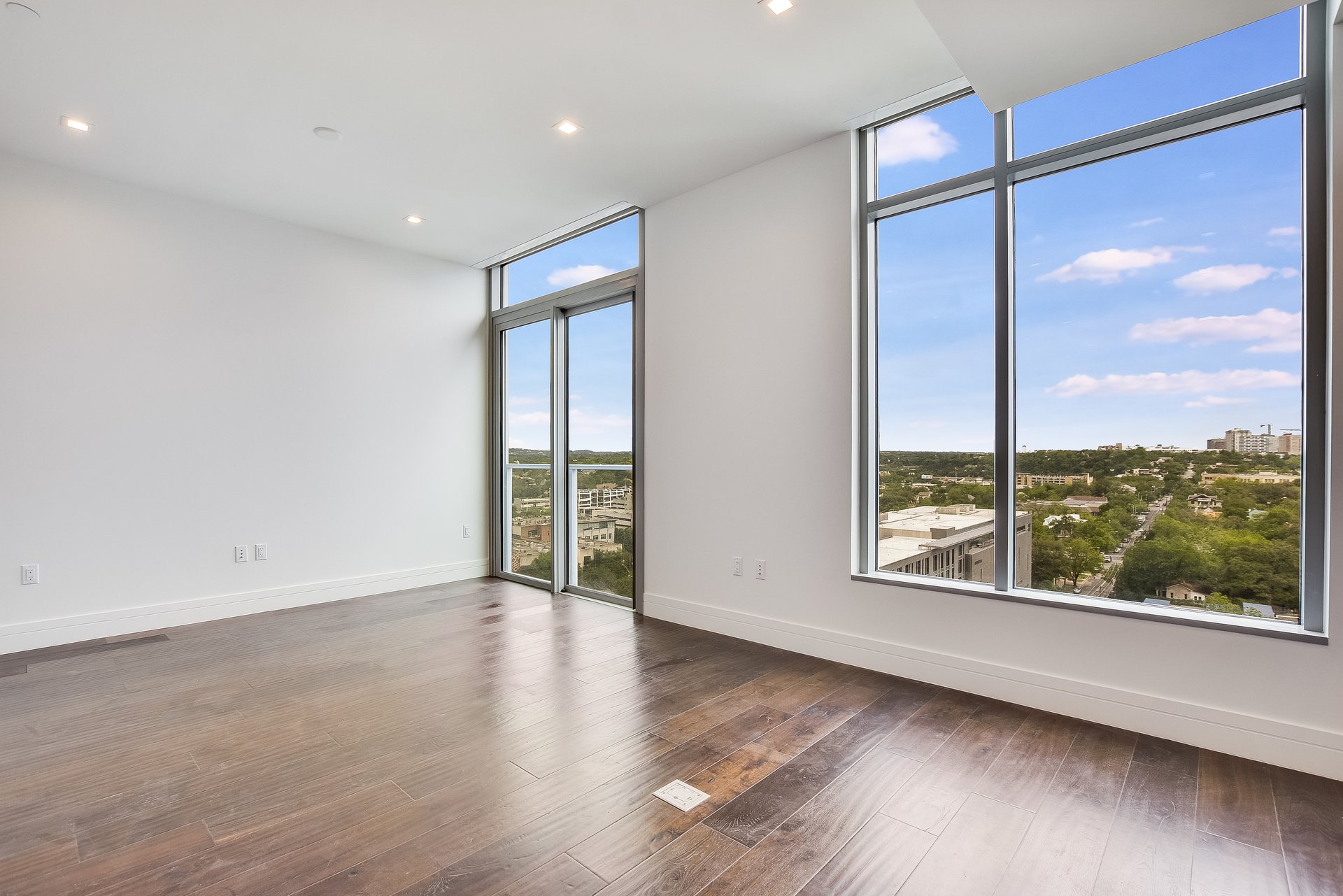 501  West Ave,  #1406