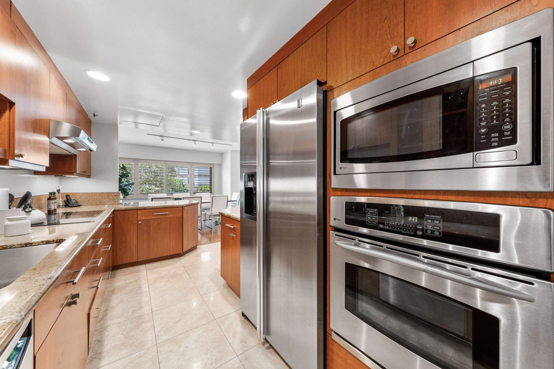 The Churchill #2E, Wilshire Corridor