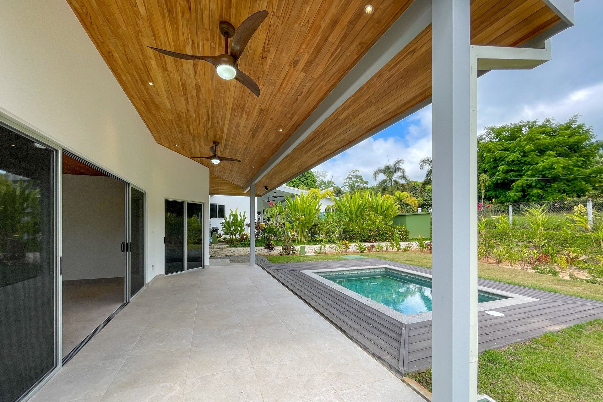 Low-Maintenance 3-Bedroom Villa With Pool & Peaceful Terraza On Calle Buganvillea In Ojochal Costa Rica