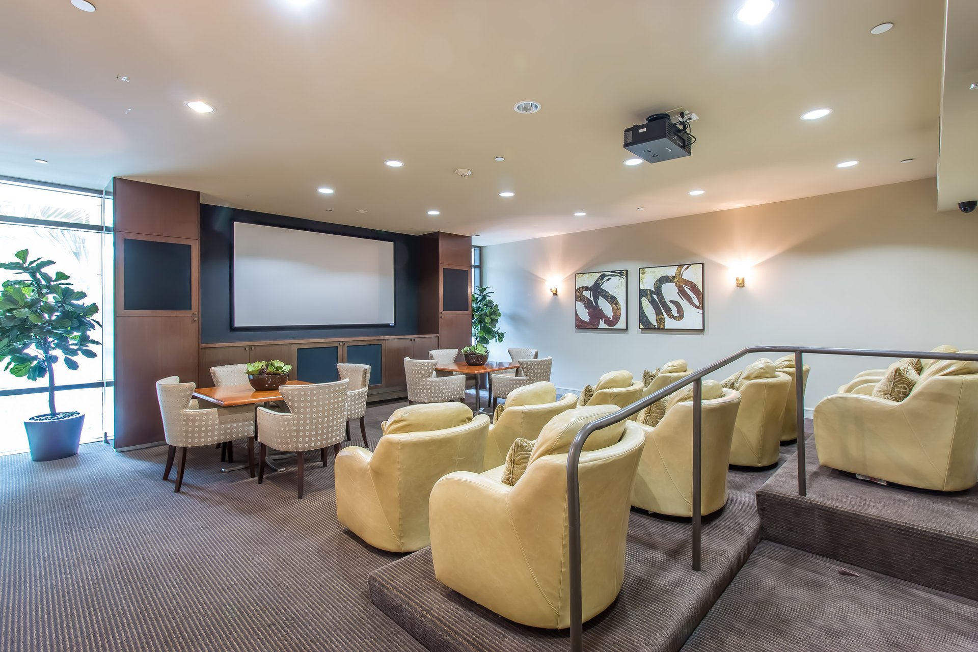 447 N Doheny Dr, #305