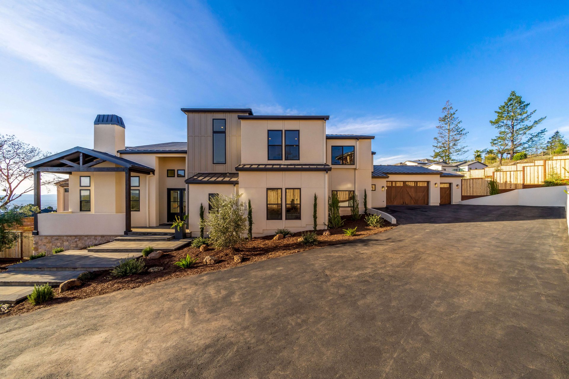 3864 Royal Manor Pl