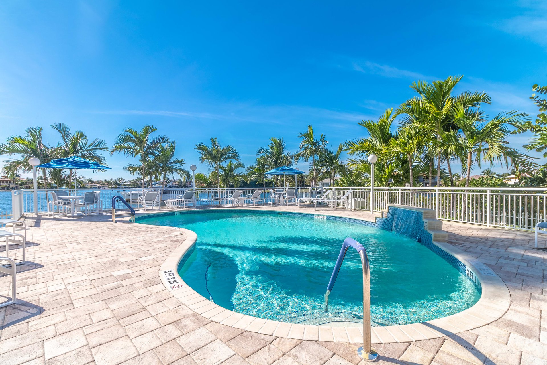 511 Bayshore Dr Unit: 910