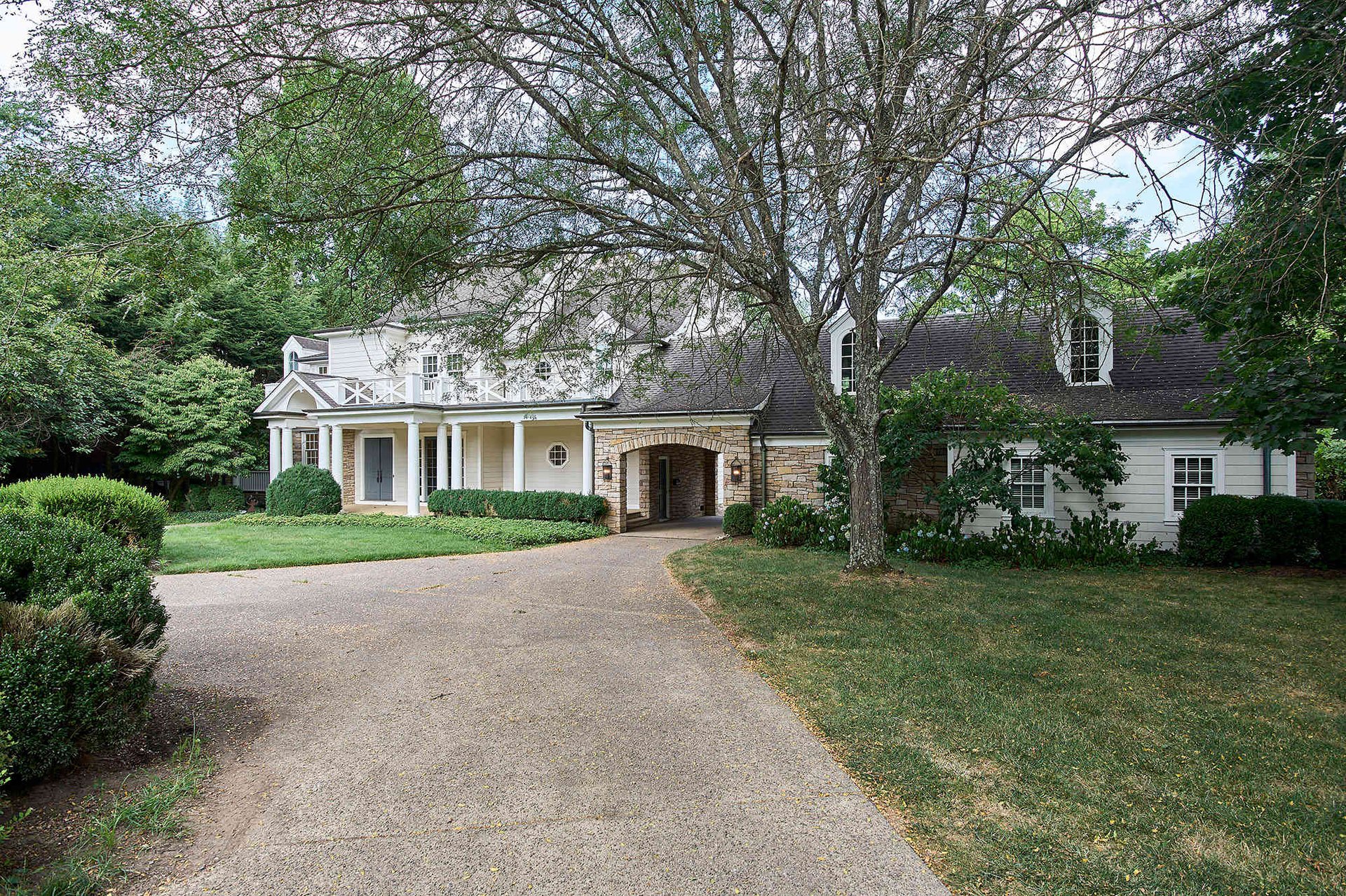 1 Norwood Rd, Charleston, WV 25314